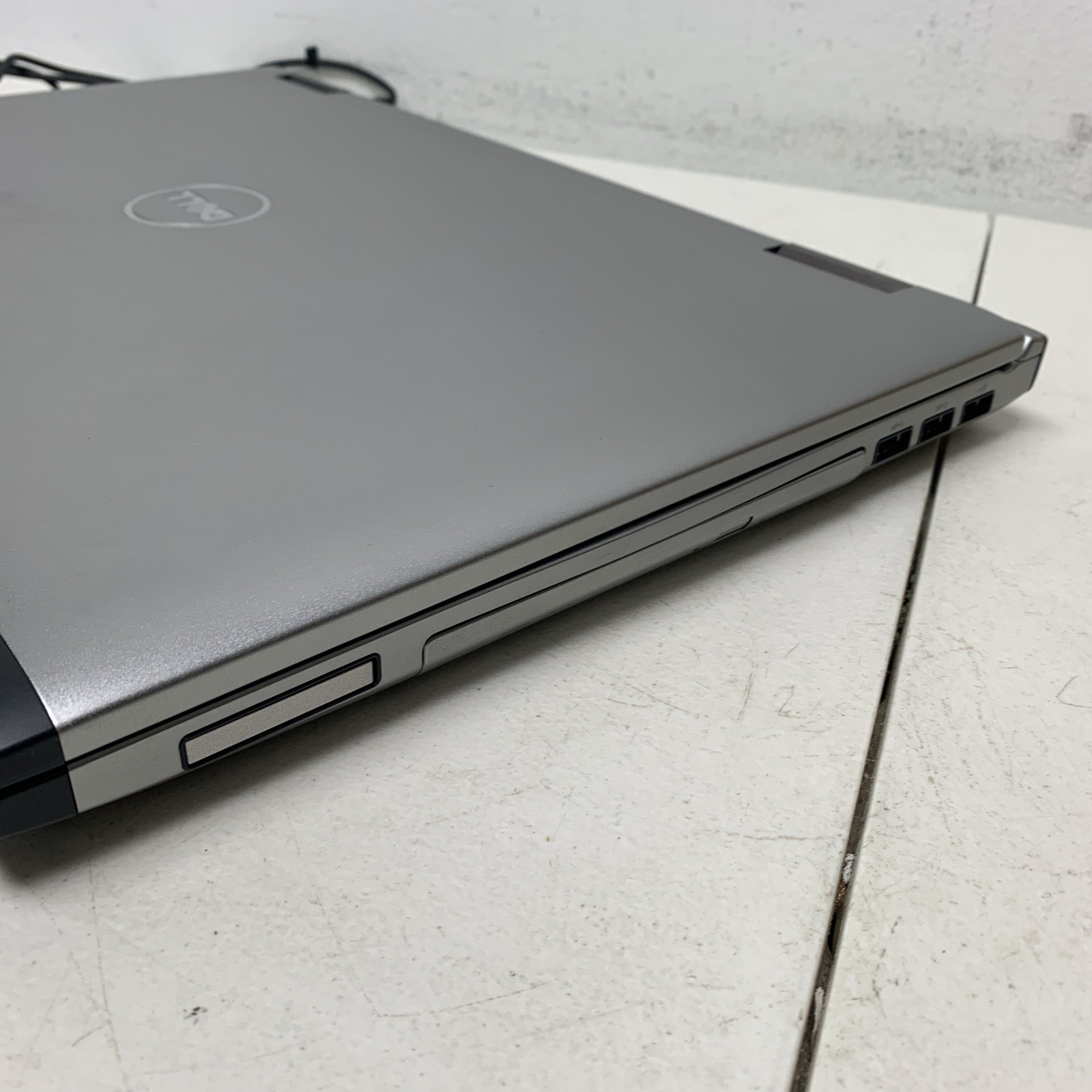 Dell Vostro 3750 17.3″ Intel Core i5-2410M2.30GHz 4GB Ram For Parts Read Descrip