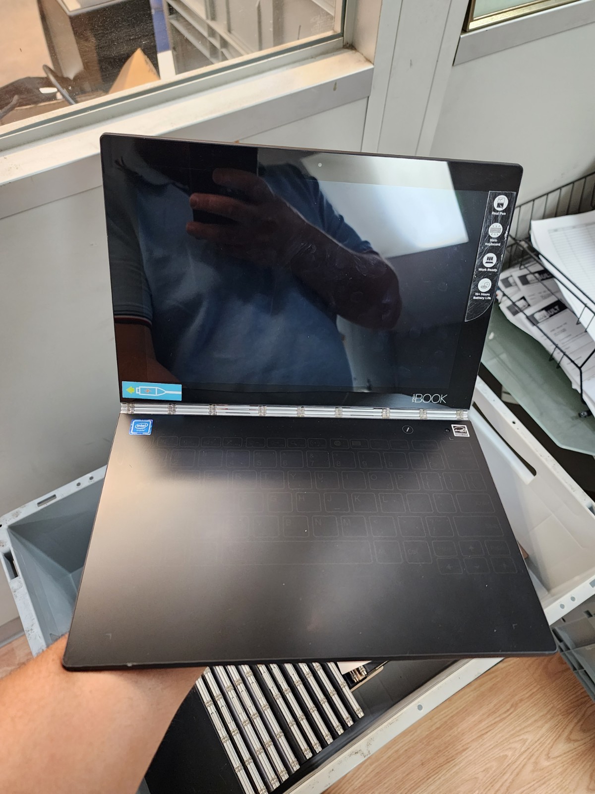 Lenovo Yoga Book YB1-X90F 10.1″ Atom x5-Z8550 2.4GHz 4GB RAM 64GB SSD