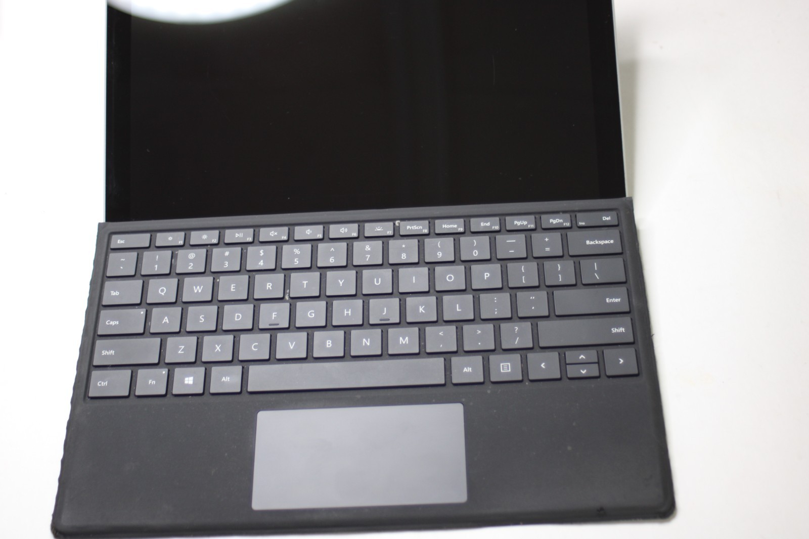 Surface Pro 7 12.3″ Tablet Intel Core i5 8GB RAM 256GB SSD + Keyboard – Win 11