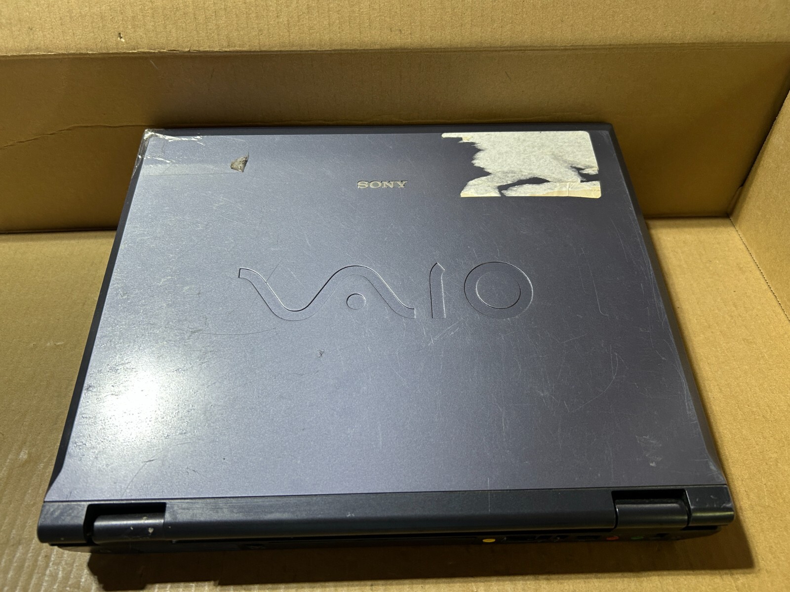 Used – Parts – Sony Vaio PCG-8L2L Laptop – Intel Pentium 4 – 1GB RAM – No HDD