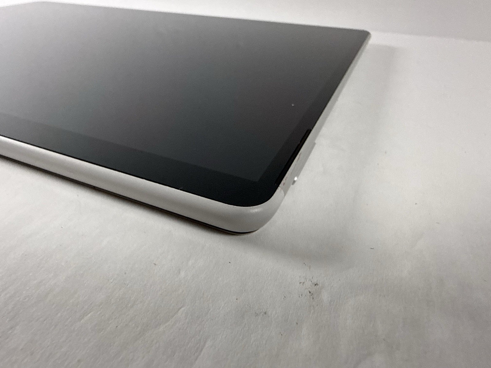Microsoft Surface Pro 8 (1982) i5-1145G7 – 16GB RAM – 256GB 120Hz – Win 11 Pro