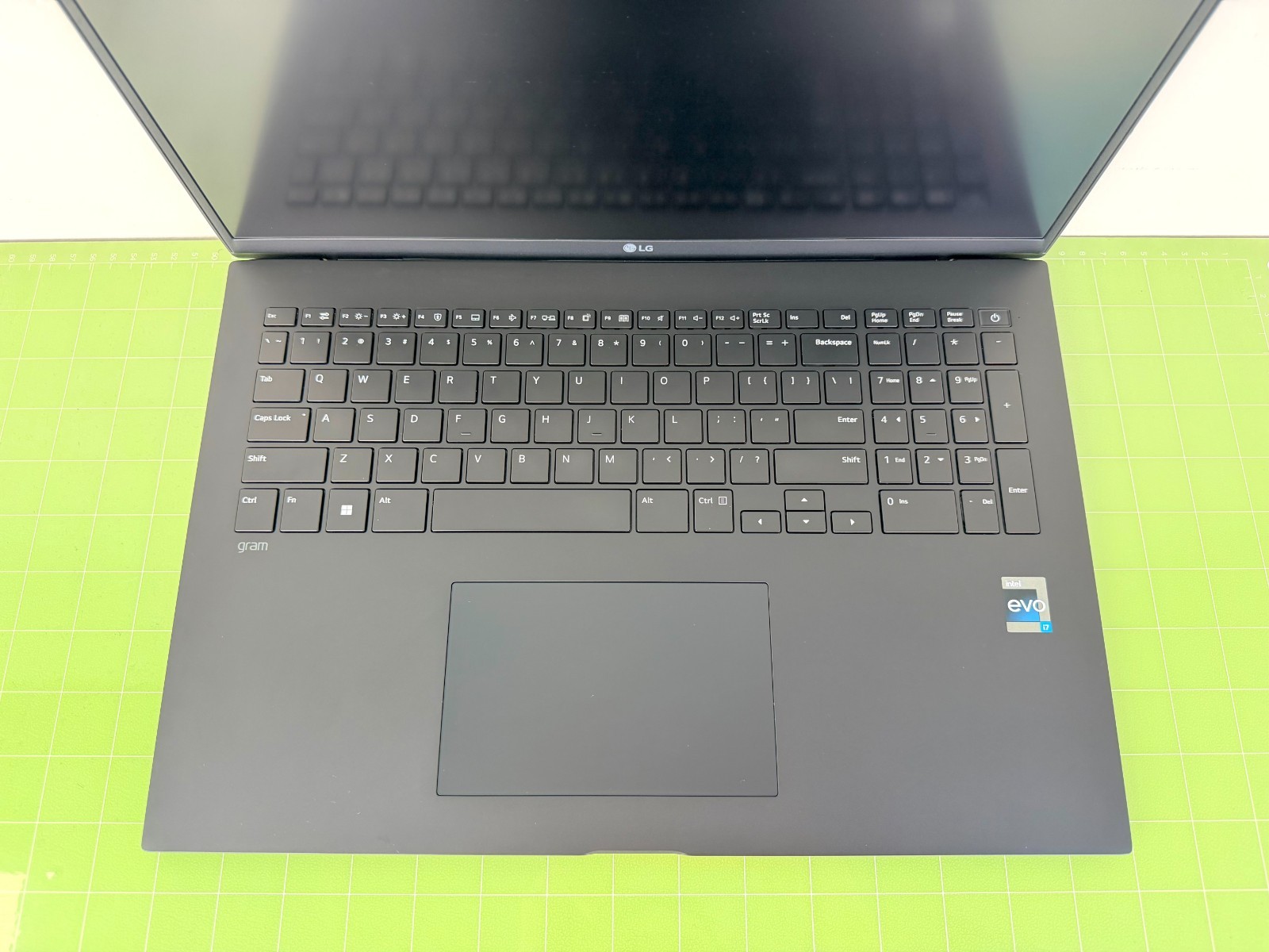 LG gram 17” Ultra lightweight Laptop Intel Evo 12th Gen Core i7 16GB RAM 1TB SSD