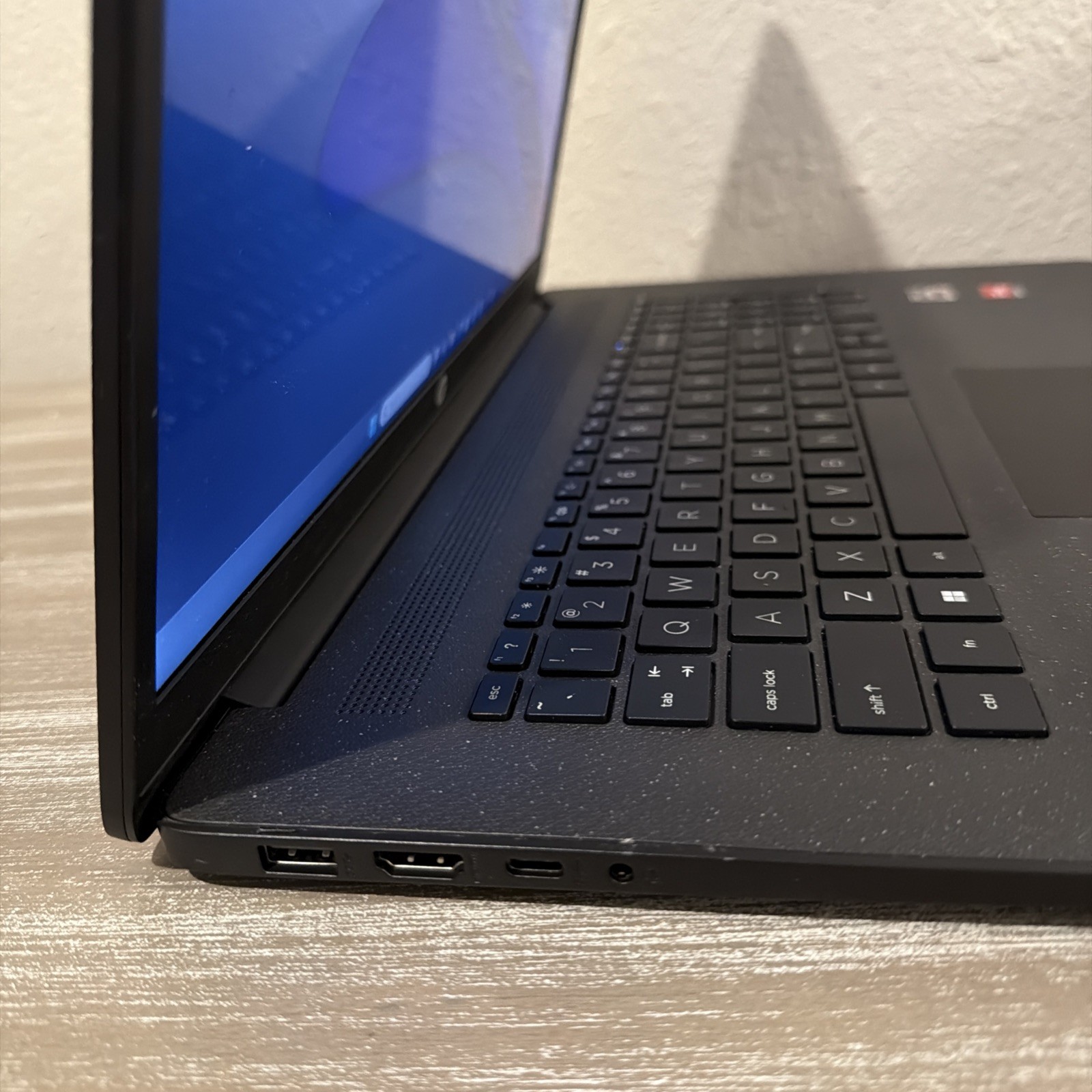 HP 17Z-CP300 17.3” FHD Laptop AMD Ryzen 5-7530U 8GB RAM 128GB SSD Windows 11