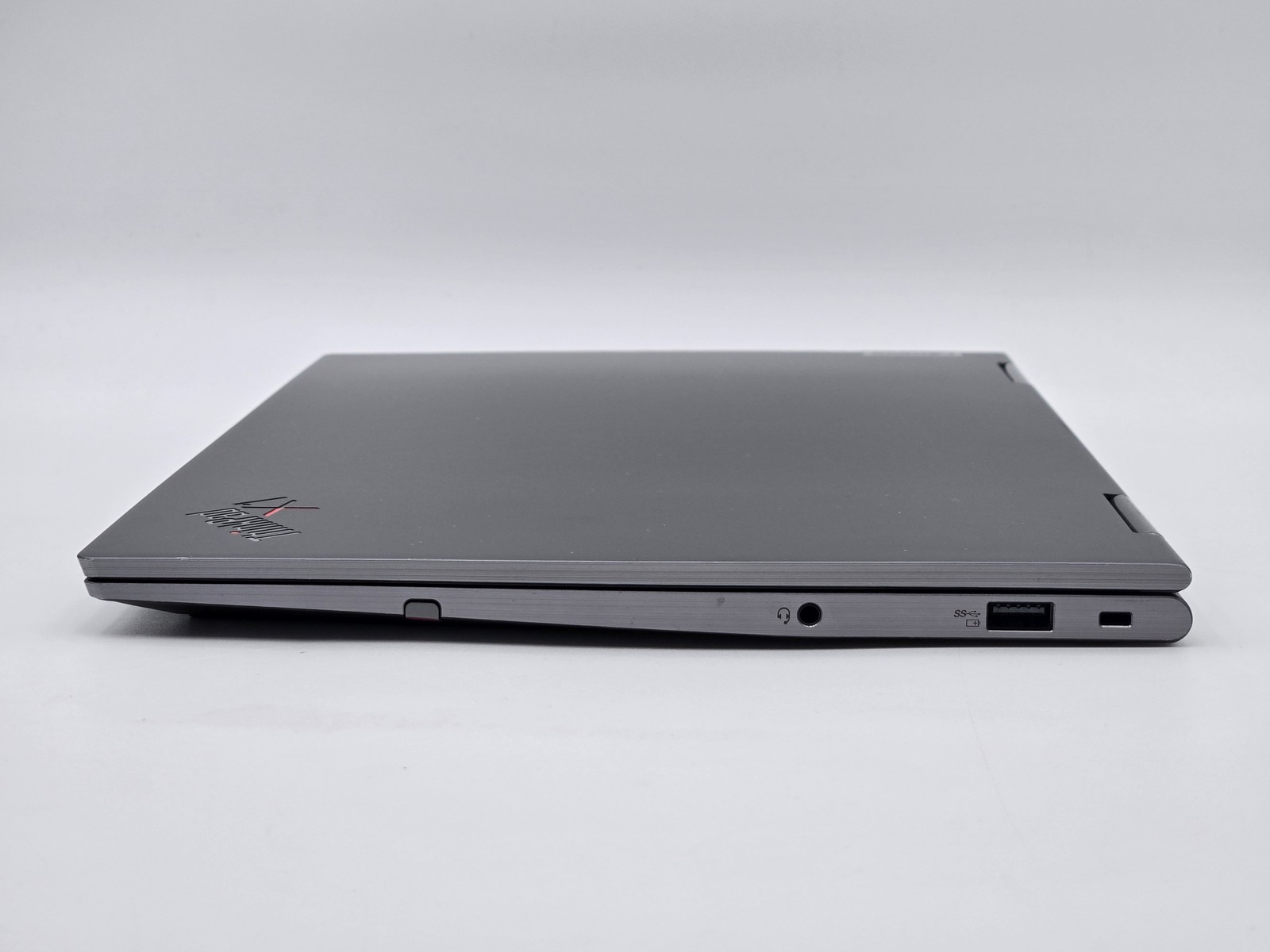 Lenovo ThinkPad X1 Yoga Gen 8 2-in-1 14″ FHD+ Touch I5-1335U 512GB SSD 16GB W11P