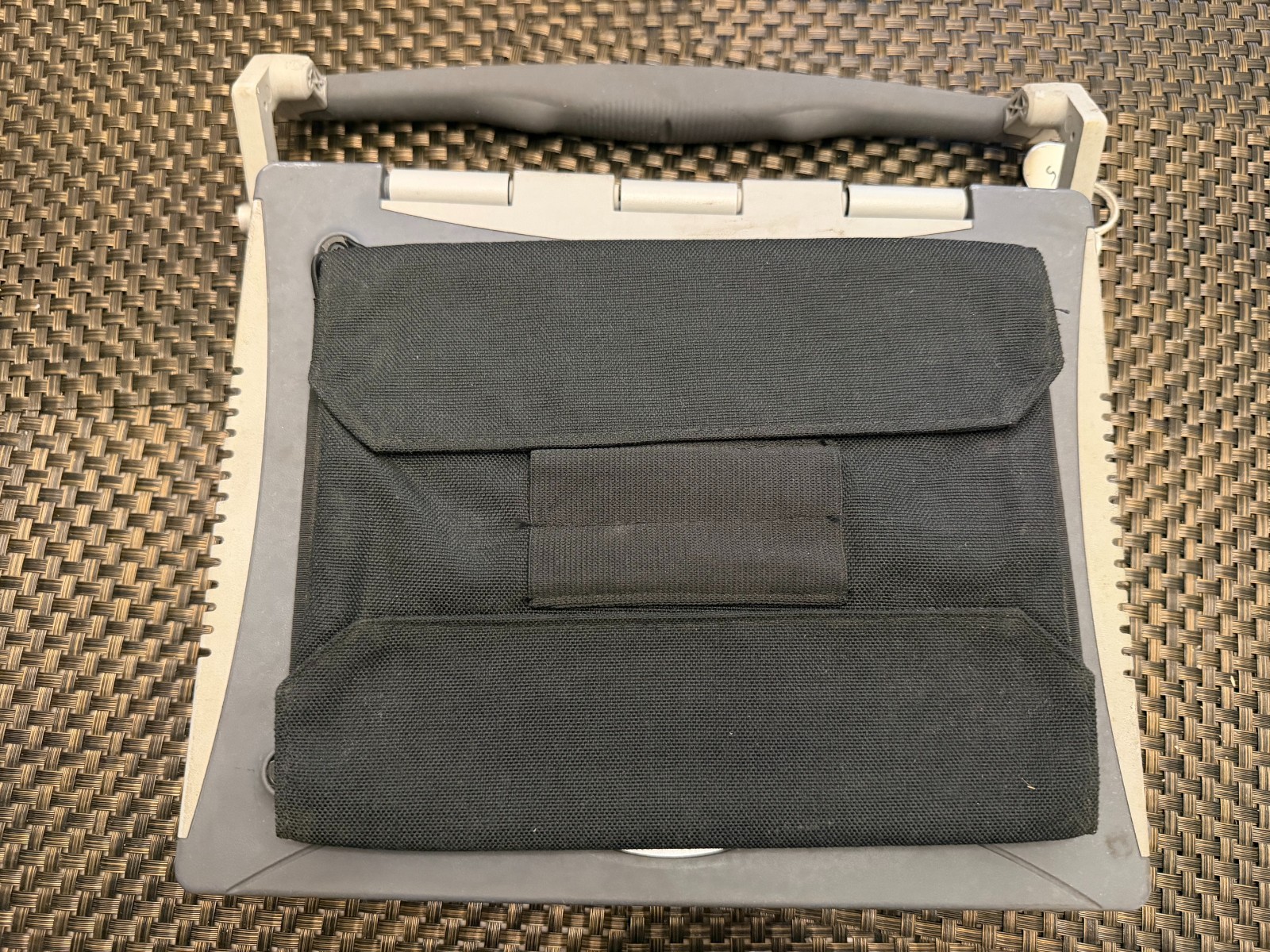 🖥️ Itronix GoBook II Celeron @1.8MHz, 1GB RAM w/AC adapter for PARTS OR REPAIR