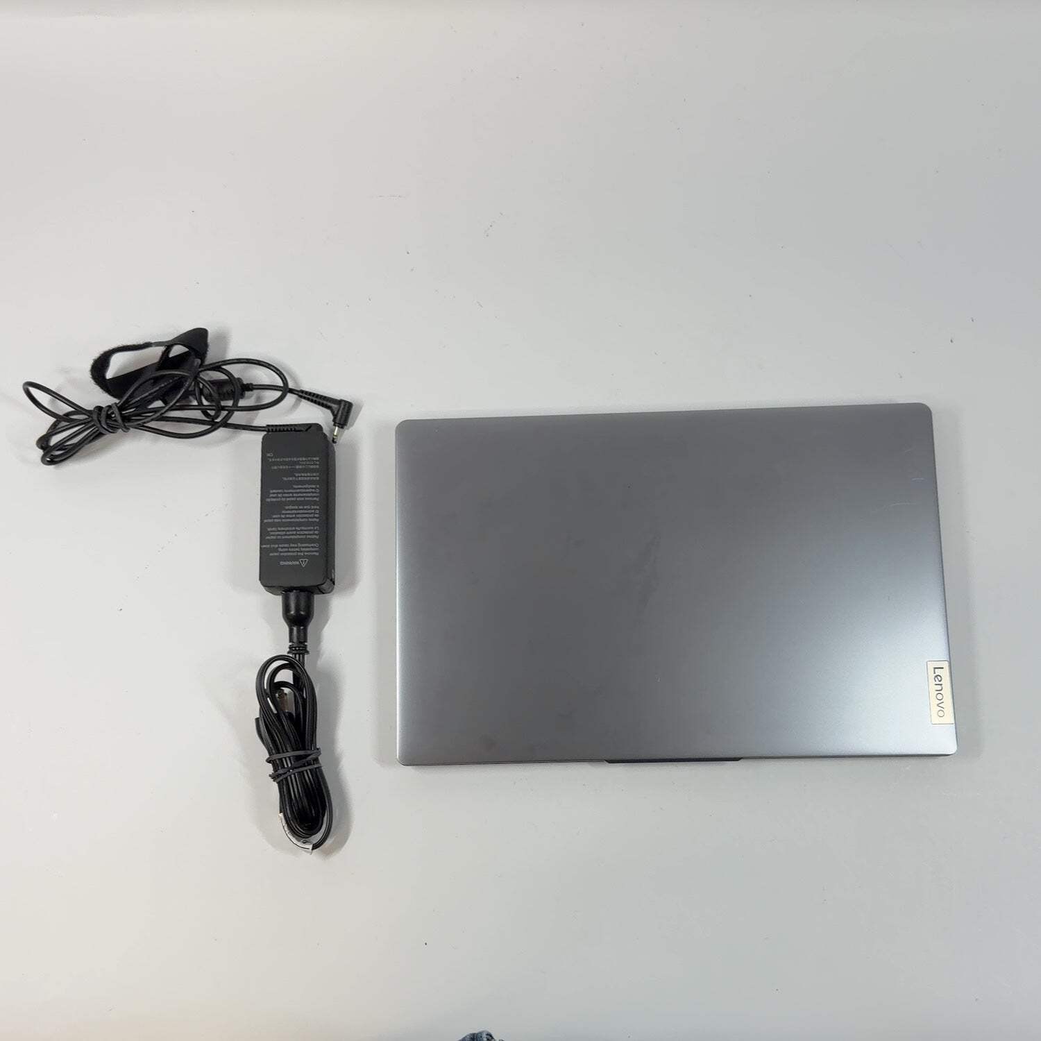 Lenovo IdeaPad Slim 3 15ABR8 15.3″ Ryzen 7 5825U 2.0GHz 16GB RAM 512GB SSD