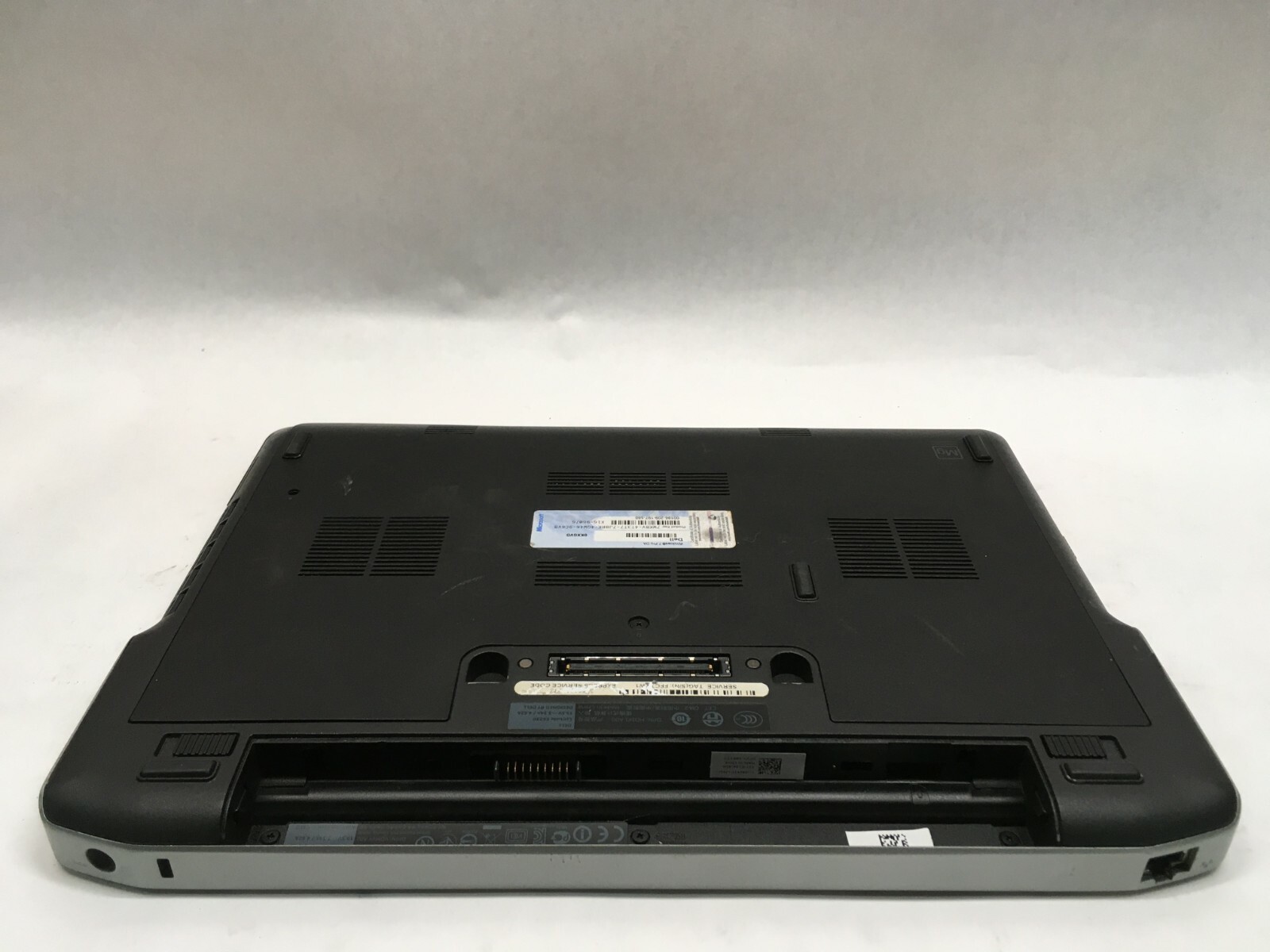 Dell Latitude E6320 13.3″ Core i5 Laptop For Parts Broken LCD NO HDD/Battery JR