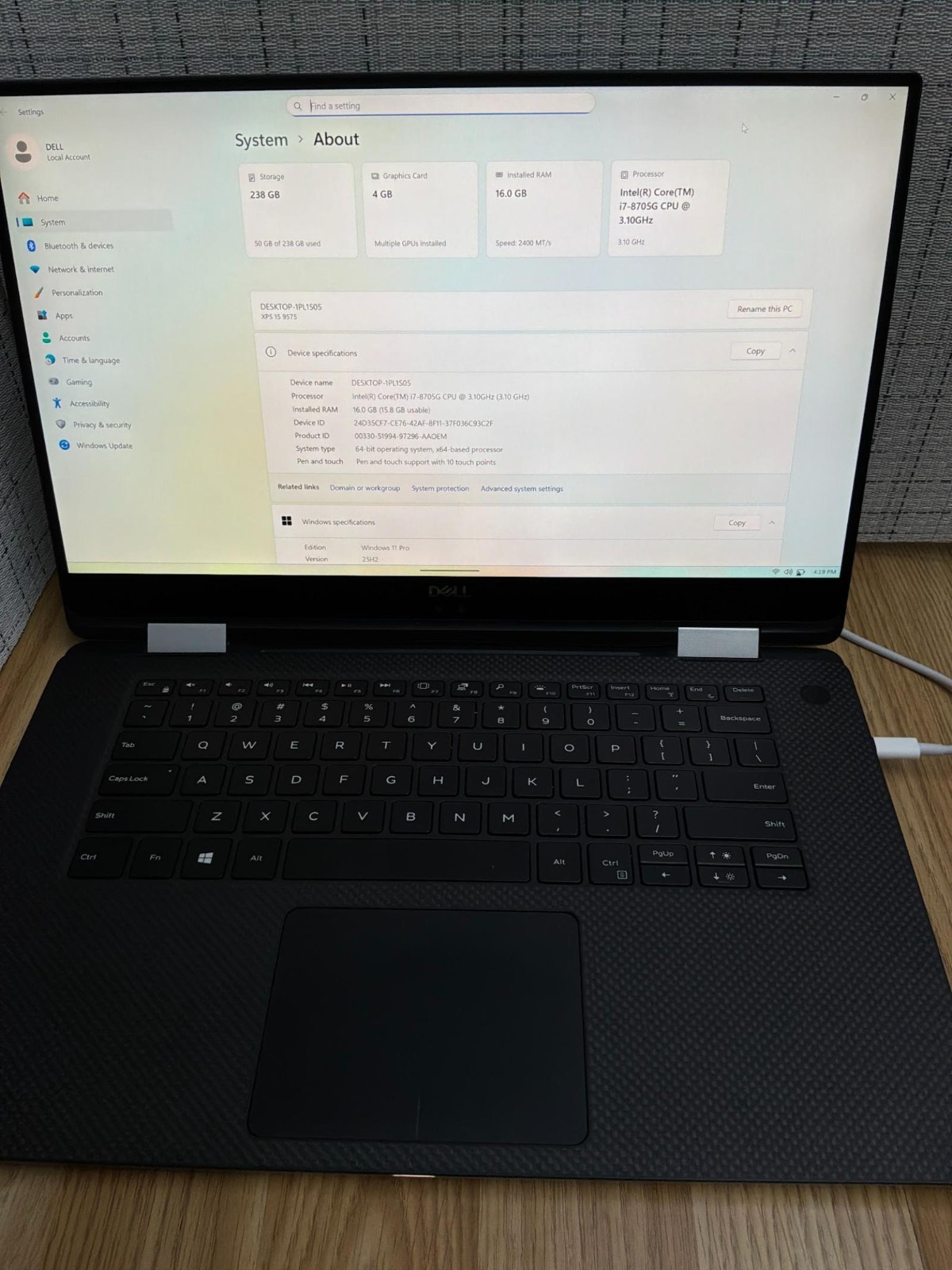 Dell XPS 15 9575 2-in-1 i7-8705G 16GB 256GB SSD Radeon RX Vega M 4GB Touch