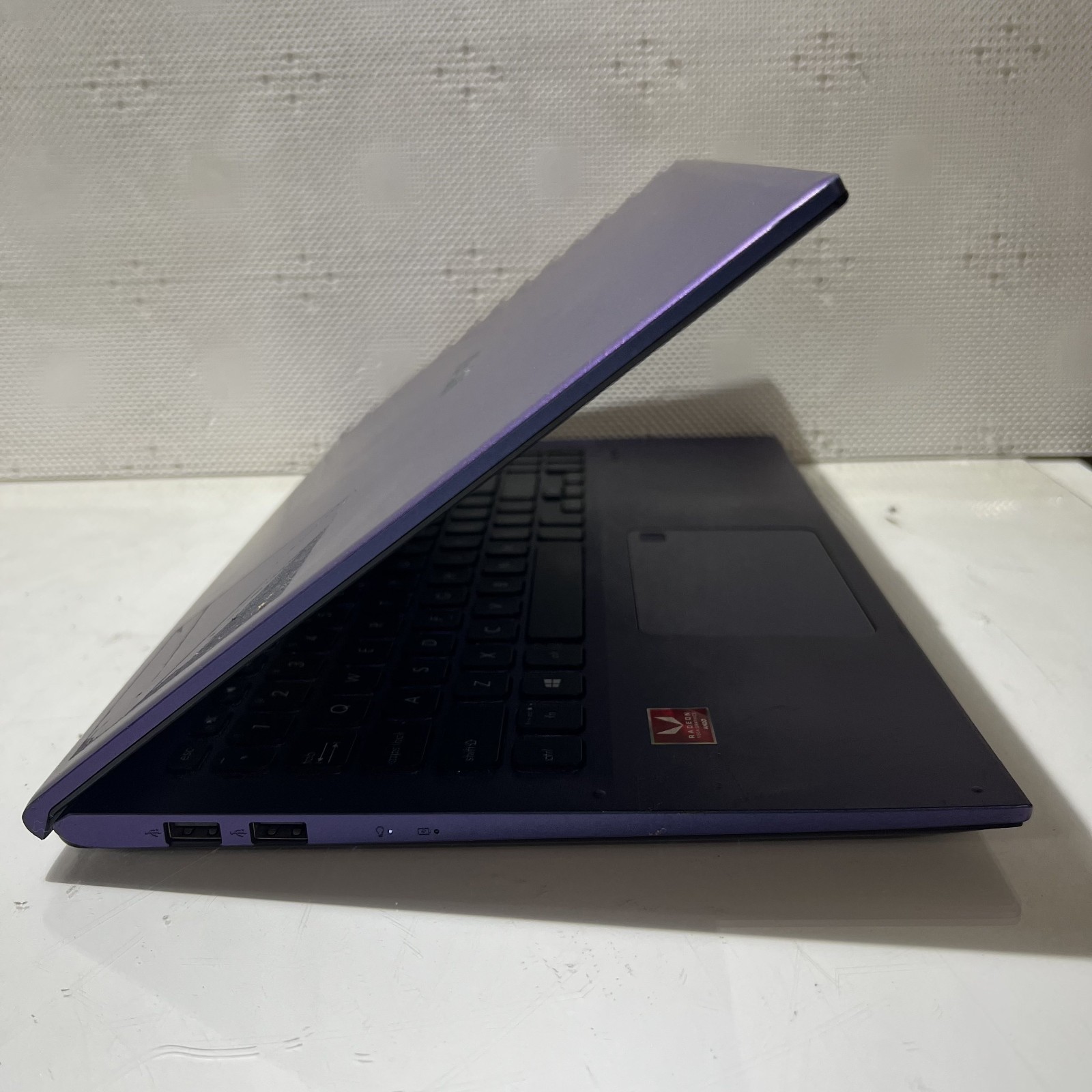 ASUS VIVOBOOK F512D AMD RYZEN 5 3500U 16GB RAM 256GB NVMe Win-10H