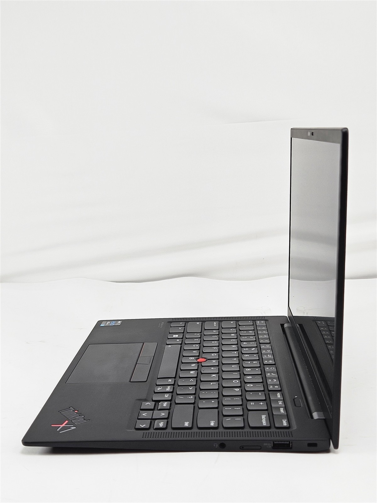 Lenovo ThinkPad X1 Carbon Gen 9 Intel Core i7-1185G7 16GB 256GB SSD 14″ Win11