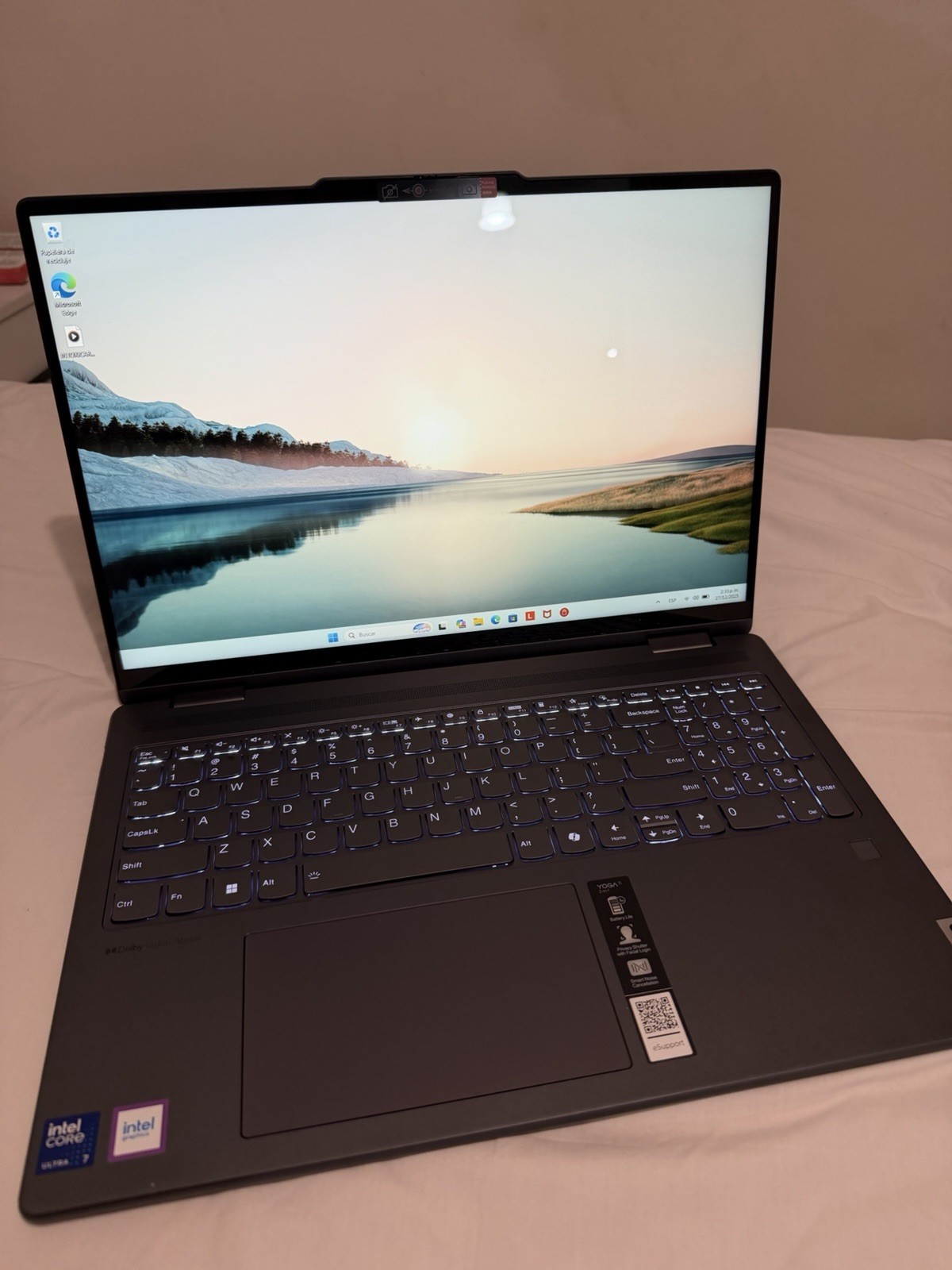 Lenovo yoga Intel Core Ultra 7 Windows 11 Touchscreen Gray USB-C HDMI Wi-Fi