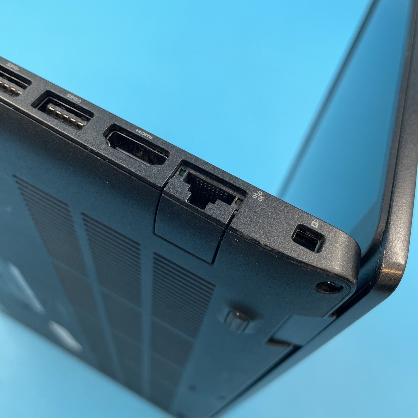 Dell Latitude 5400 | i7-8650U | 16GB RAM | NO DRIVE | NO OS | 74% BATTERY