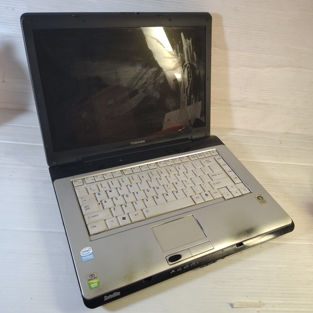Windows Vista Toshiba Satellite: A205-S5804 Pentium T2330, 1GB RAM, 120GB HDD