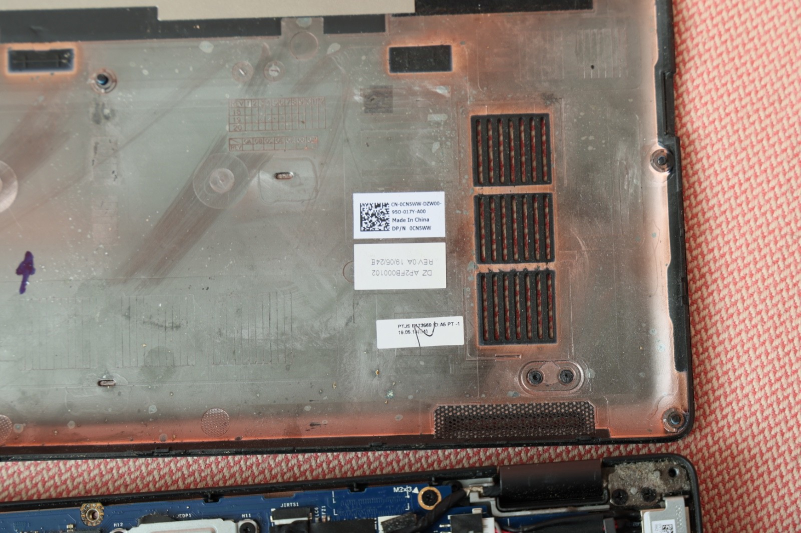 Dell Latitude 5400 14″ 1.6GHz i5-8365U No Ram No SSD Broken Screen
