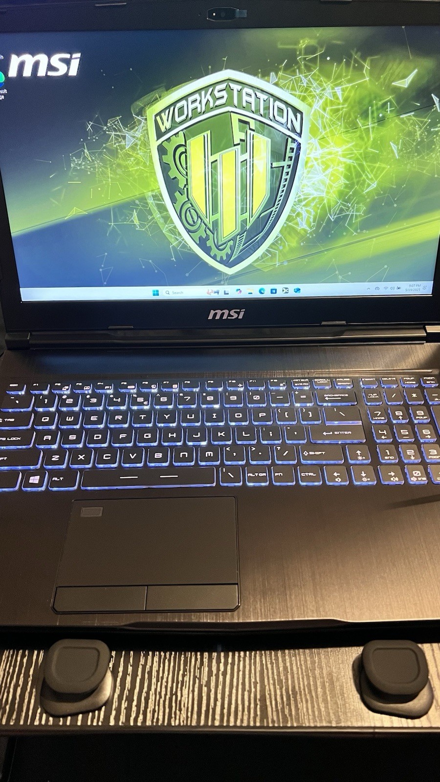 MSI WE63 8SJ-233