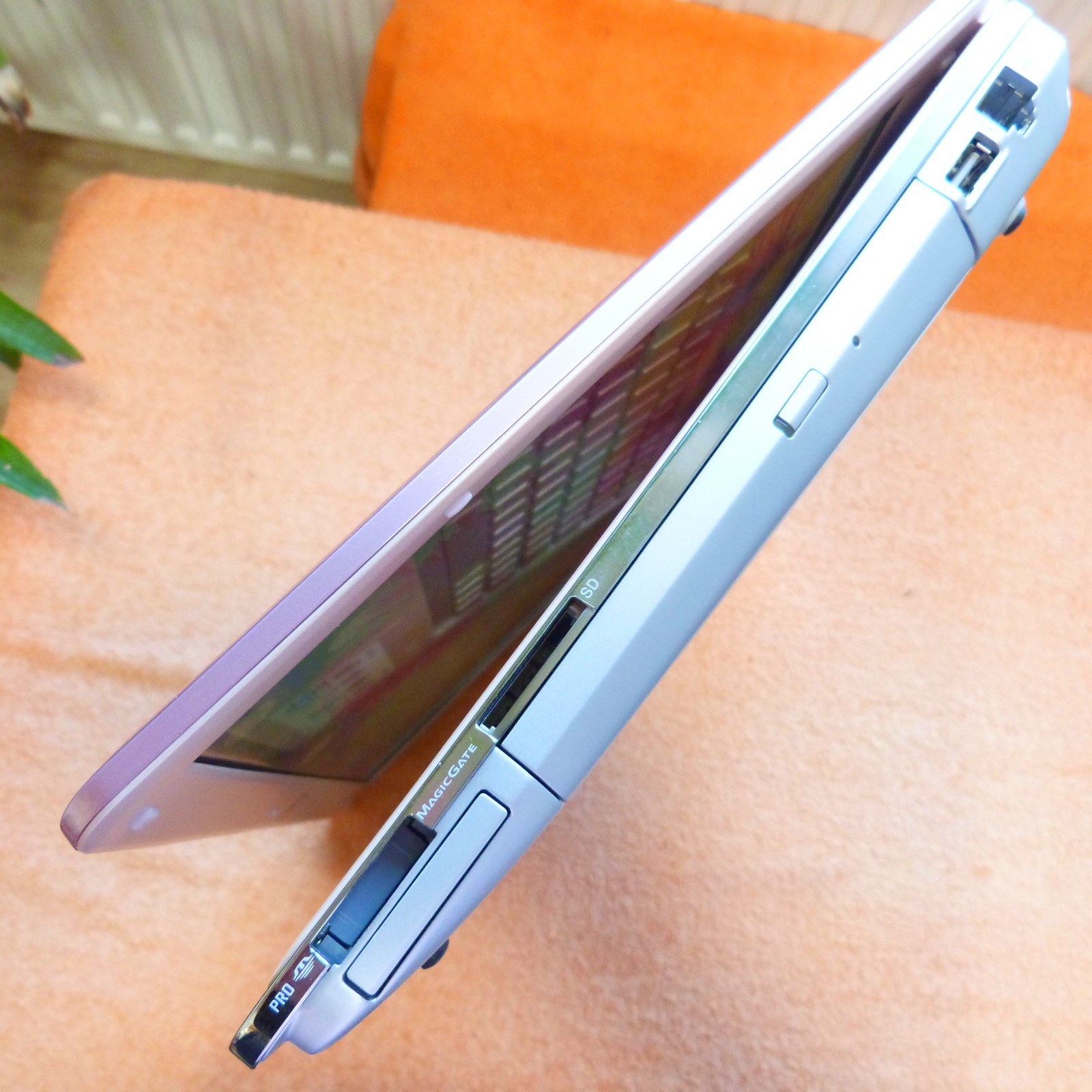 Sony Vaio CR42 Pink 14″ Multimedia l XXL EXTRAS l Windows Vista l DUAL CORE