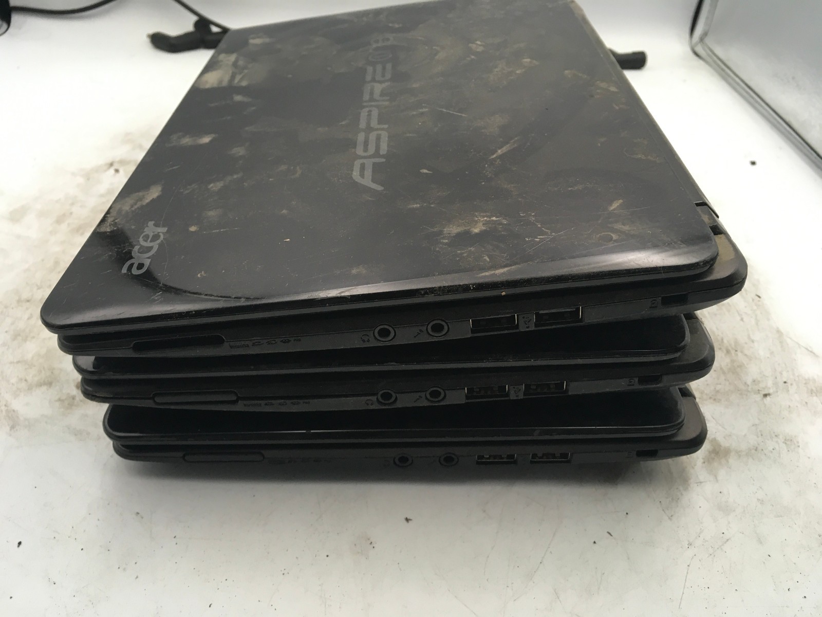 ACER ASPIRE ONE 722 – LOT OF 3 – BOOTS TO BIOS – AMD C60 – NO RAM -READ DESC- BB