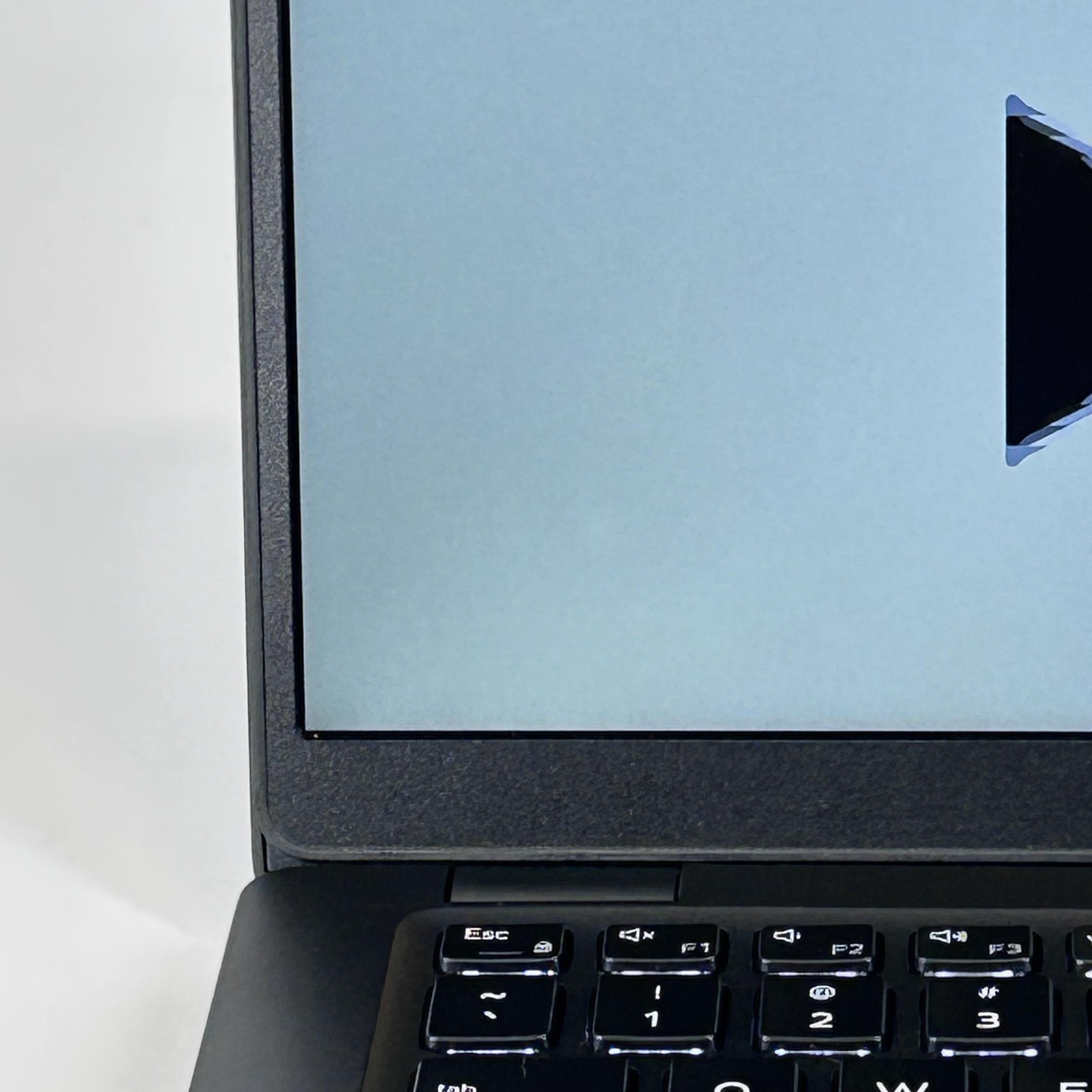 Dell Latitude 5400 14 Black HD i7-8665U 1.90GHz 16GB 500GB SSD Good