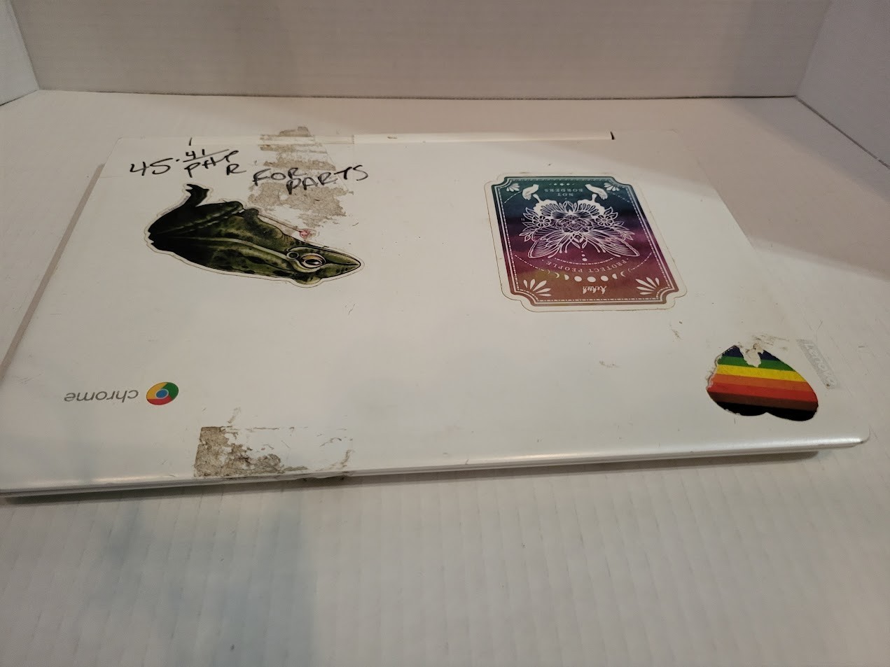 google chrome laptop white for parts only