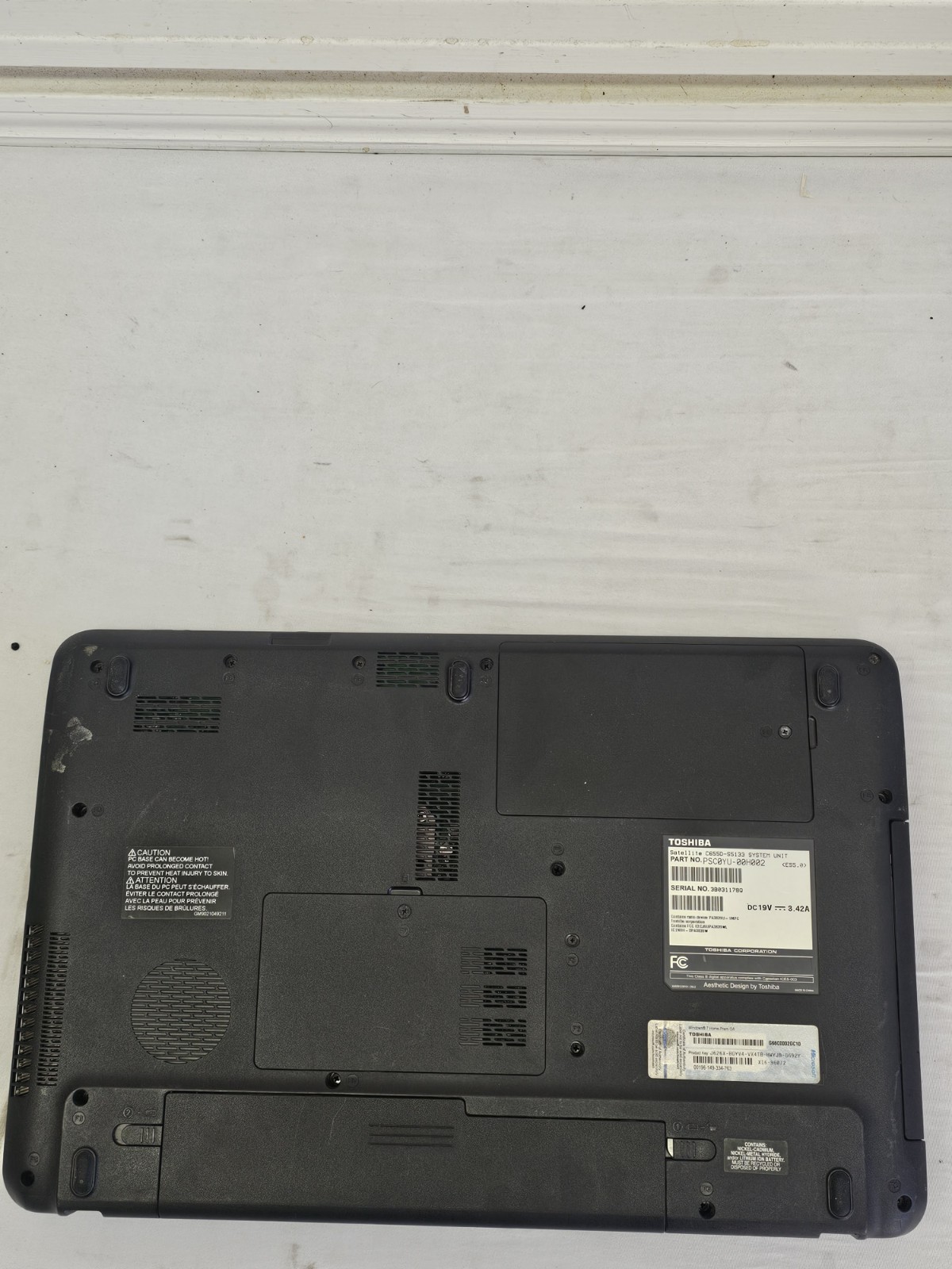 Toshiba Satellite C655D-S5133 Laptop – AMD E-240 – 2GB RAM – Parts/Repair – Read