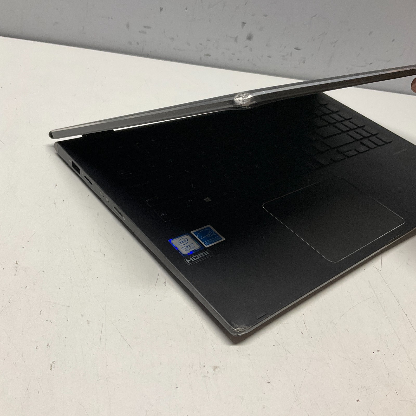 Asus Zenbook 15 Q526FA 15.6″ i7-8565U 1.80GHz 16GB 1TB HDD Win 11 Pro READ