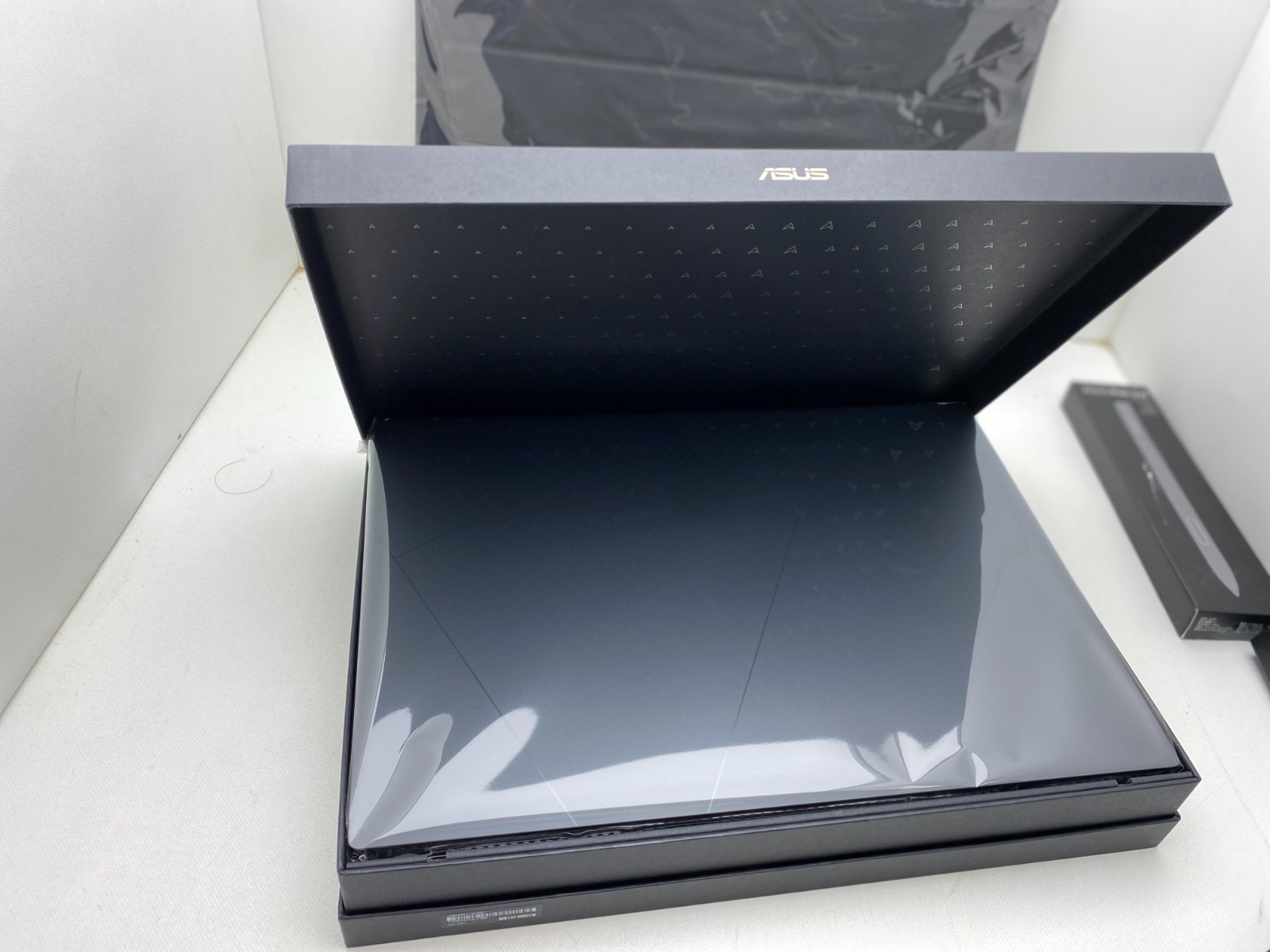 ASUS 14″ Zenbook Duo UX8406CA 32GB/1TB SSD 120Hz Dual Screen Touchscreen + Pen