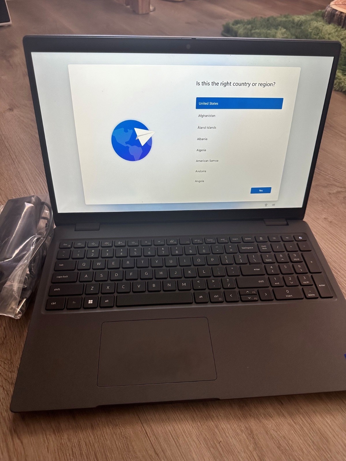 Dell Latitude 3540 – 13th Gen i7, 16GB RAM, 512GB SSD, Touchscreen