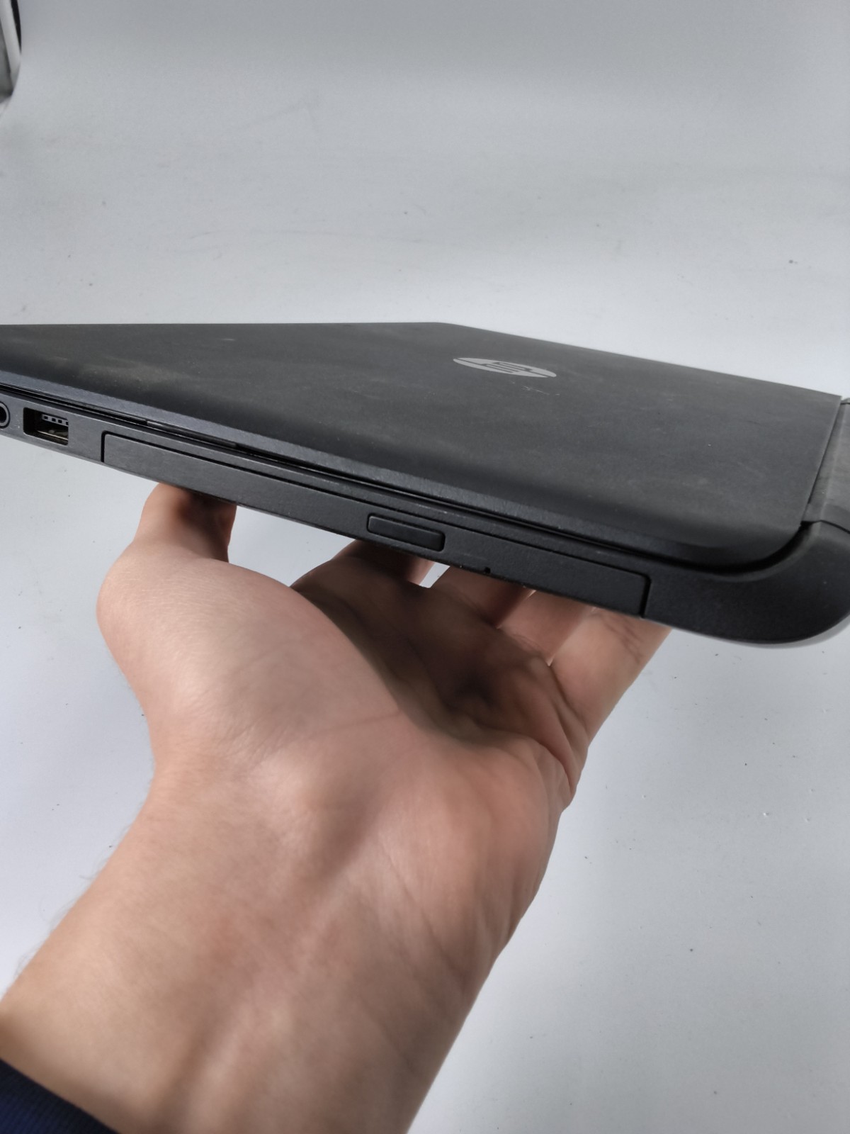 HP 15 Notebook PC | AMD A6-5200 Radeon HD Graphics | 4 GB Ram | 440 GB See Desc!