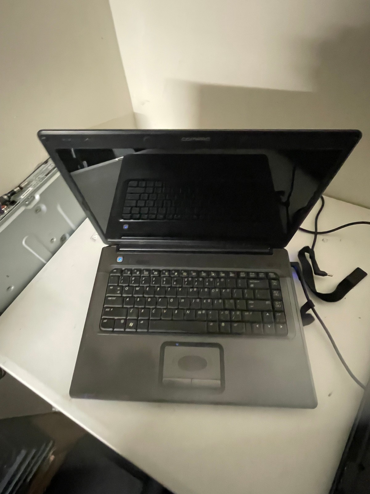 Lot of 3 HP-Compaq (1) Presario C700, F700, Compaq 610
