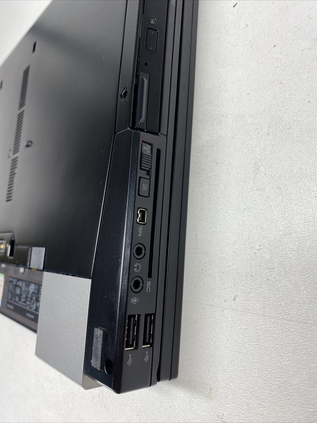 Dell Latitude 2.53GHz 8GB RAM 128GB SSD 15.4″ 1280×800 Windows 7 Pro MS Office