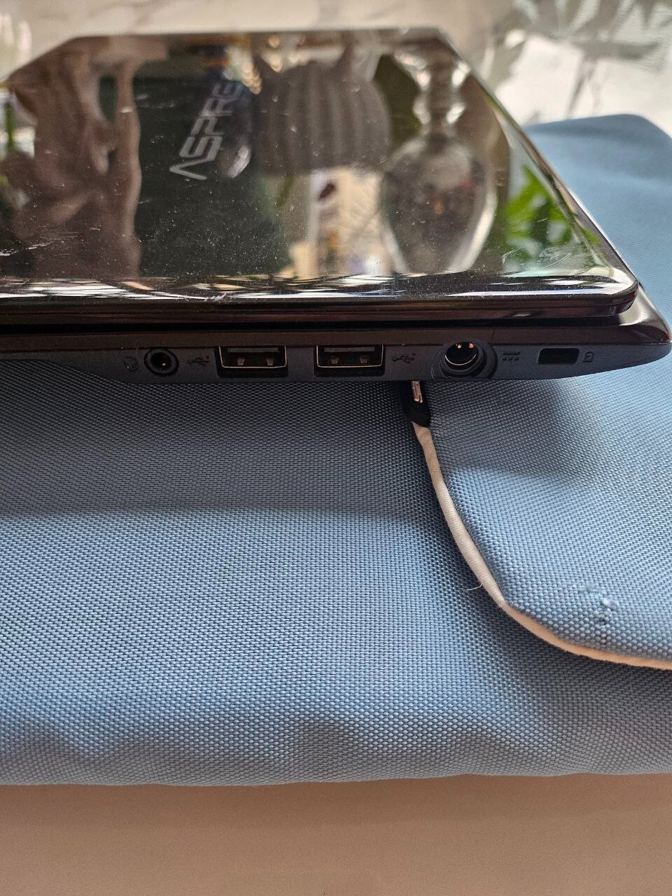 Acer Aspire One AO725 11.6″ NOT WORKING Laptop Netbook 8GB RAM/281 GB HDD WIND 7