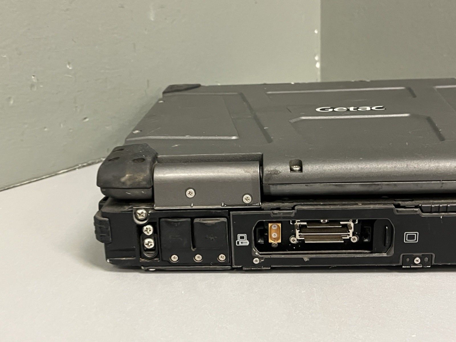 Getac B300 G5 Rugged Touch 13.3″ i5-4300M 4GB Ram 128GB SSD 5,322 Hours