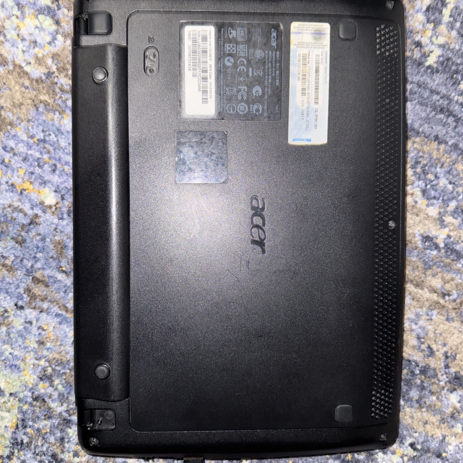 acer aspire1 windows 7 netbook, 8GB Ram 320GB HDD with charger