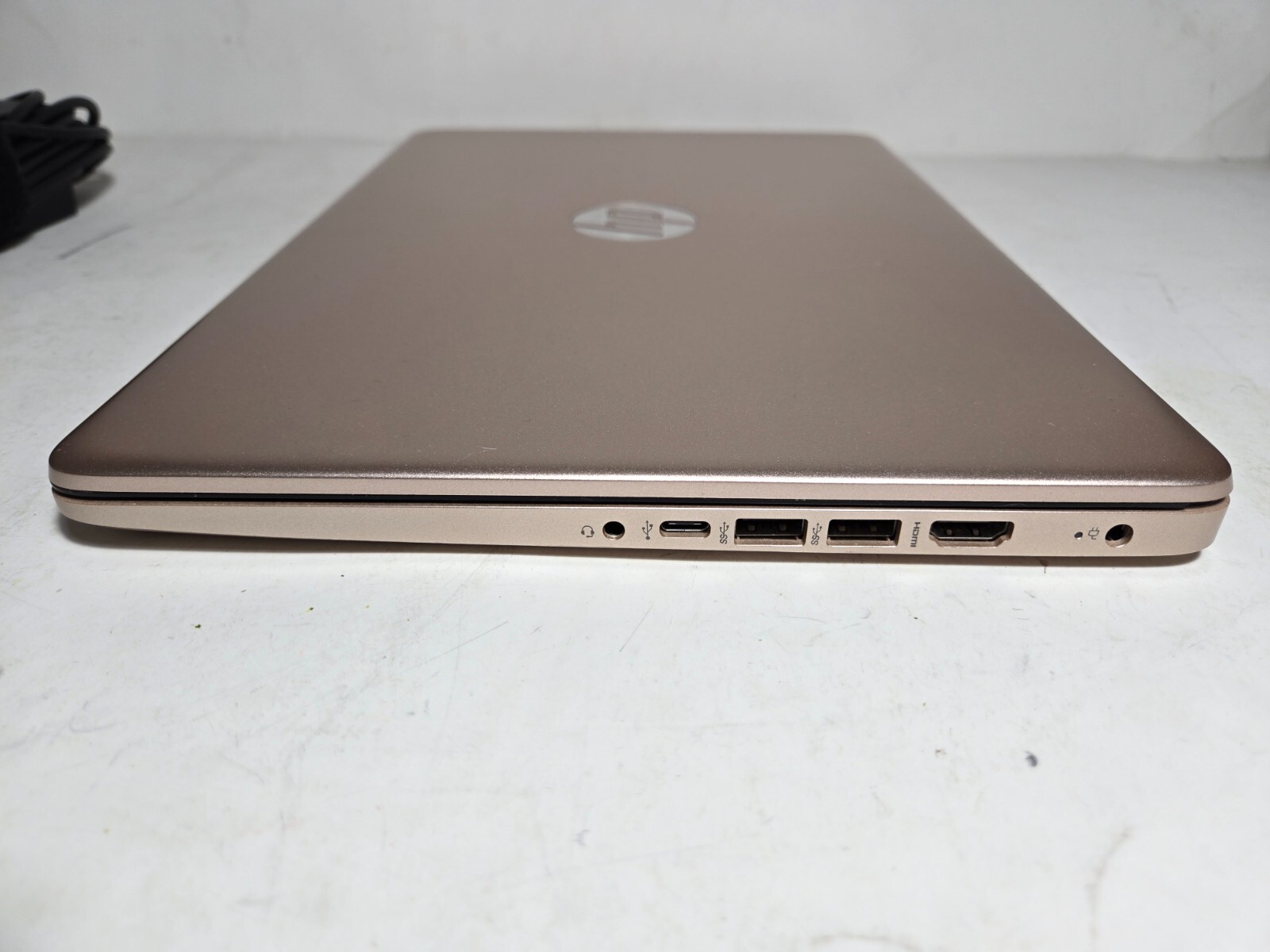 HP 14-DQ0012DS 14″ HD Touch Laptop Intel Celeron N4020 4GB SDRAM 64GB eMMC W10H