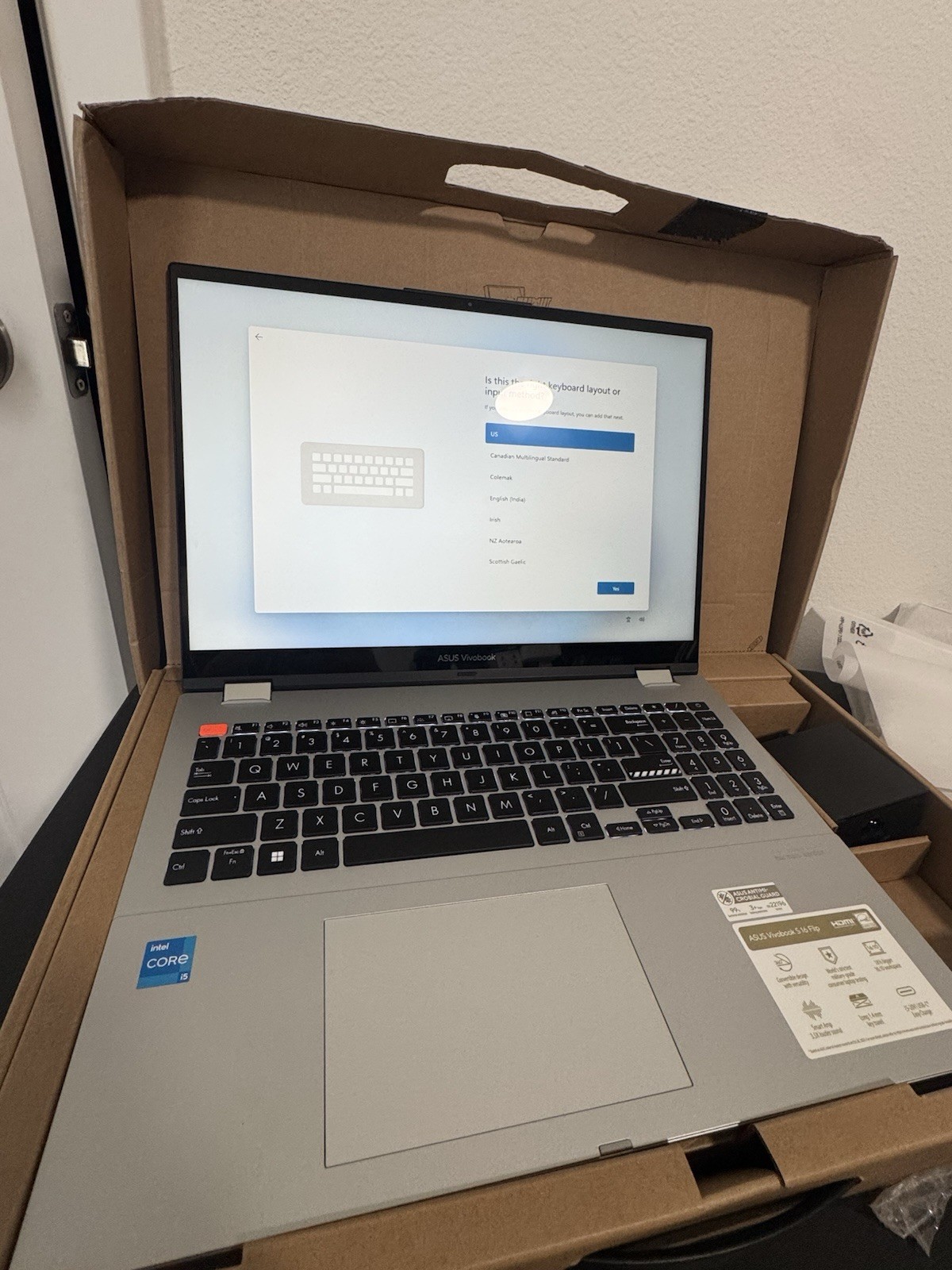 ASUS Vivobook S16 Flip 16″ WUXGA Touch Intel i5-1335U 8GB 512GB SSD W11H Laptop