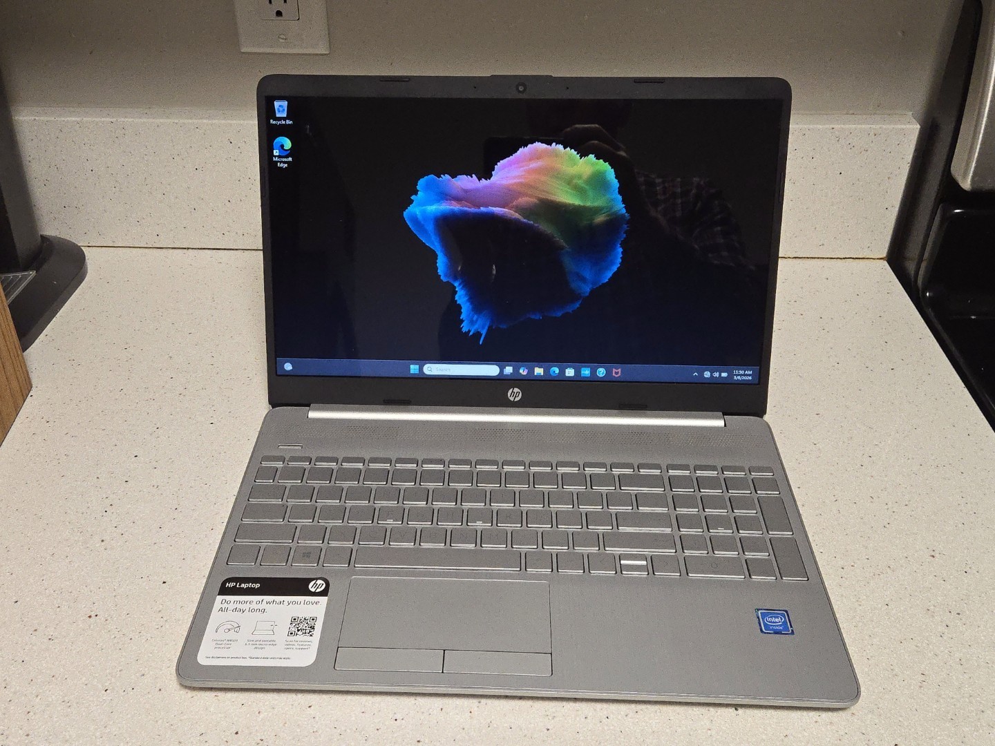 HP 15-DW1032nr laptop computer Intel 1.1Ghz Celeron N4020 4GB RAM 1TB HDD