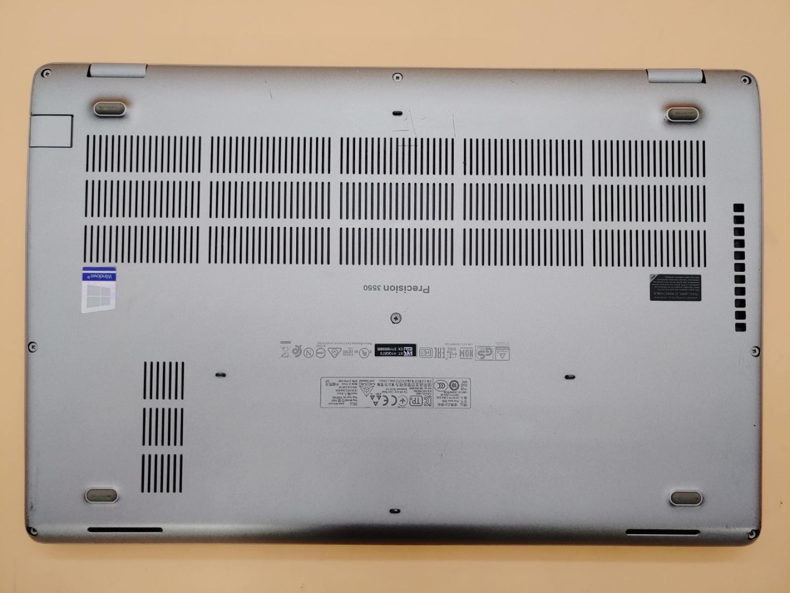 Dell Precision 3550 15.6″ i7-10810U Quadro P520 ***NO RAM/SSD/BATT/AC*** *READ*