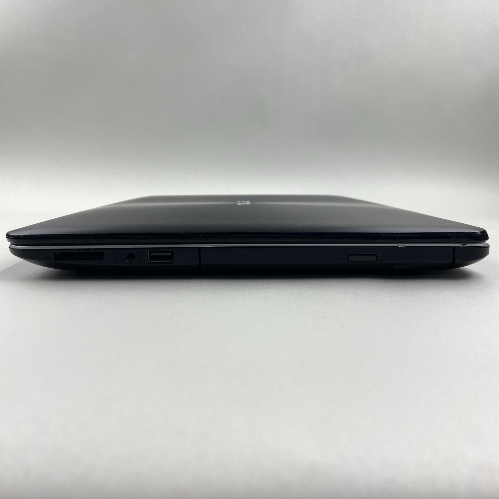 ASUS X555L Intel Core i3-5020U 2.20GHz 4GB RAM 15.6″ No Battery No HDD No OS