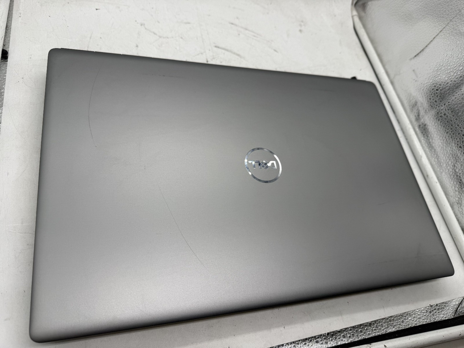 Dell Precision 7750 I7-10850H Nvidia Quadro T1000, No SSD Bios LOCK