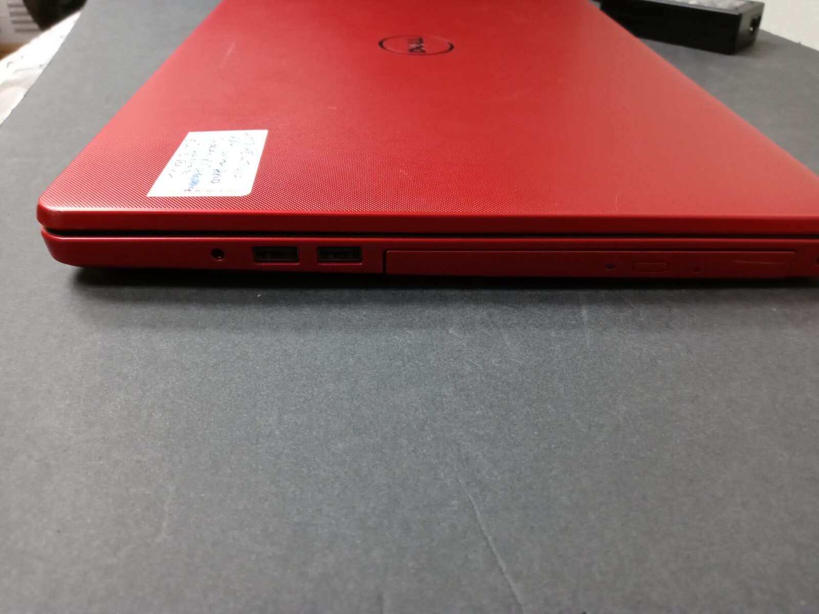 Dell Inspiron 15 5555 0TB SSD,8GB RAM AMD A8-7410 2.2 GHZ AMD Radeon R5 Graphics