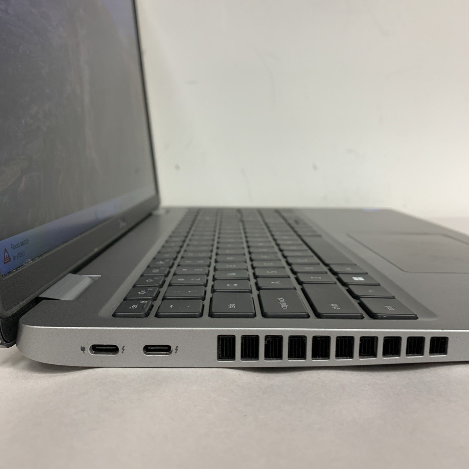 Dell Latitude 5530 15.6″ i5-1235U 16GB RAM 256GB SSD Win11 Pro