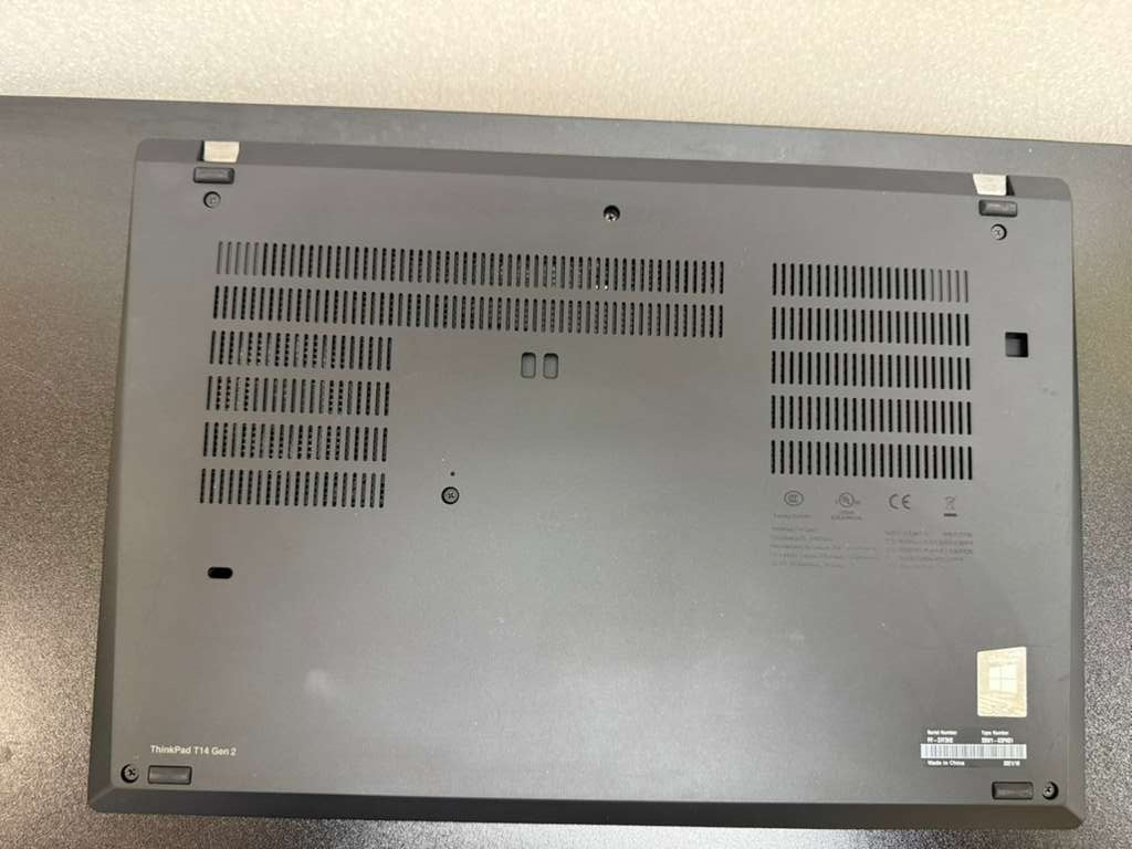 Lenovo ThinkPad T14 Gen 2 I5-1145G7 14″ 16GB RAM No SSD Broken LCD