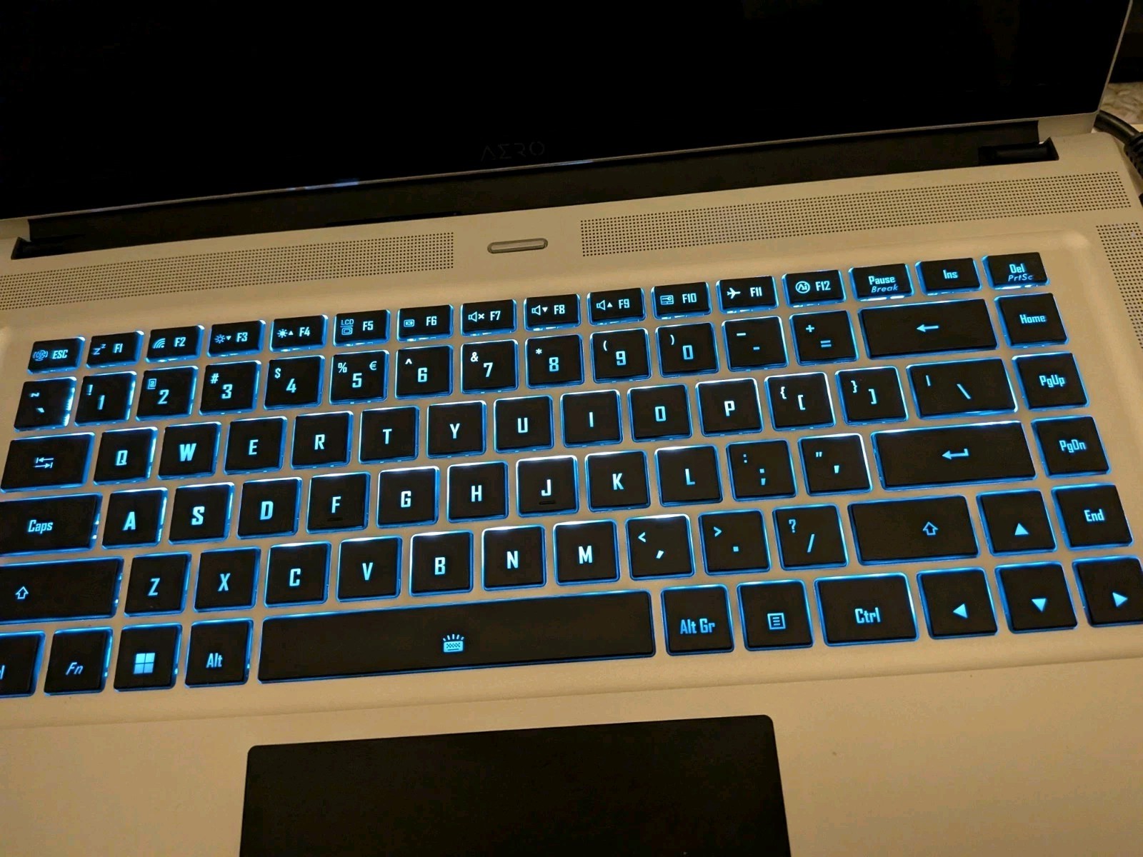 Gigabyte Aero 16 Core i7 12700H 32GB 1TB SSD RTX 3070Ti 4K AMOLED Laptop