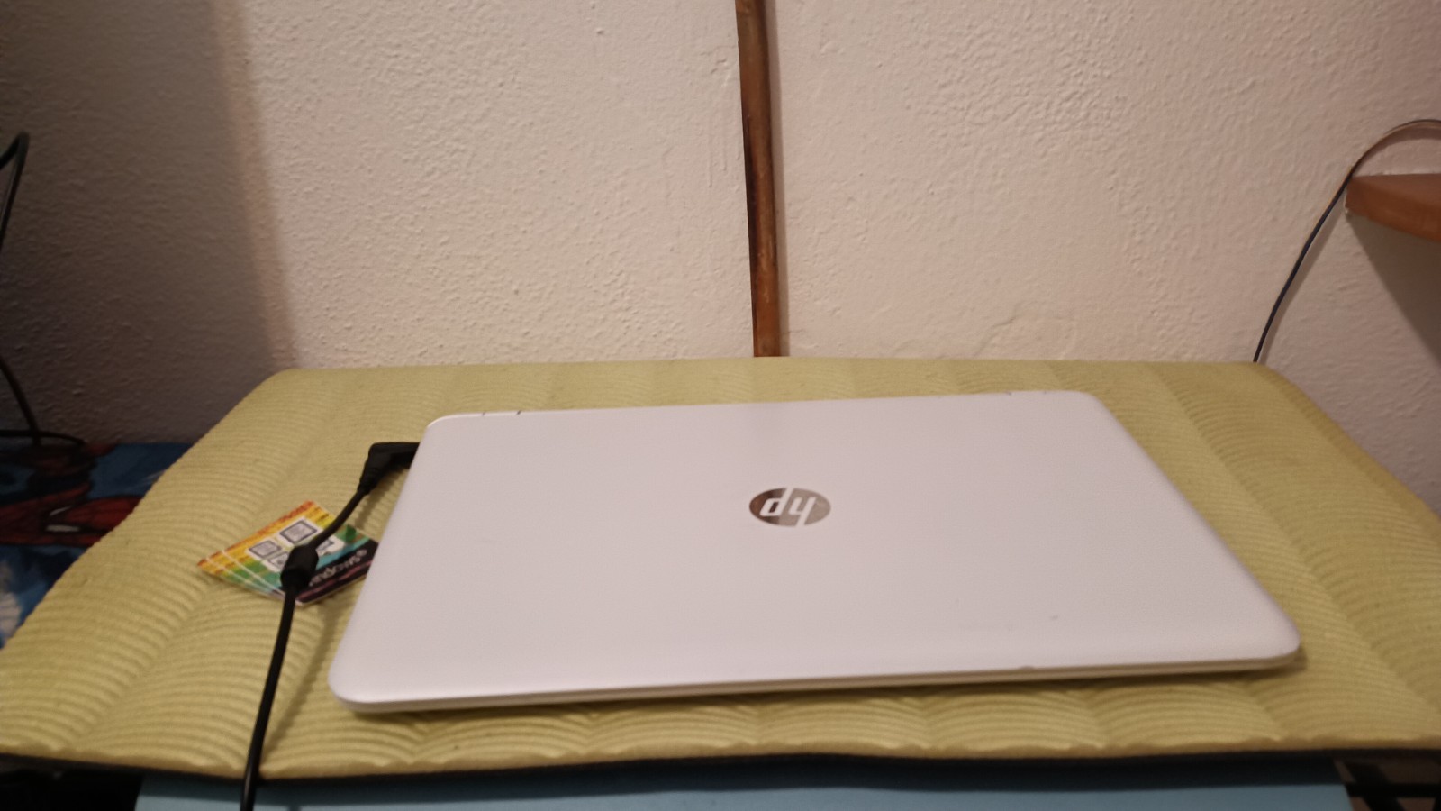 HP 17-g1115NG 17.3″ 1600X900 AMD A10-8700p 10CORE 8gb 256gb NVME AMD r7 2GB