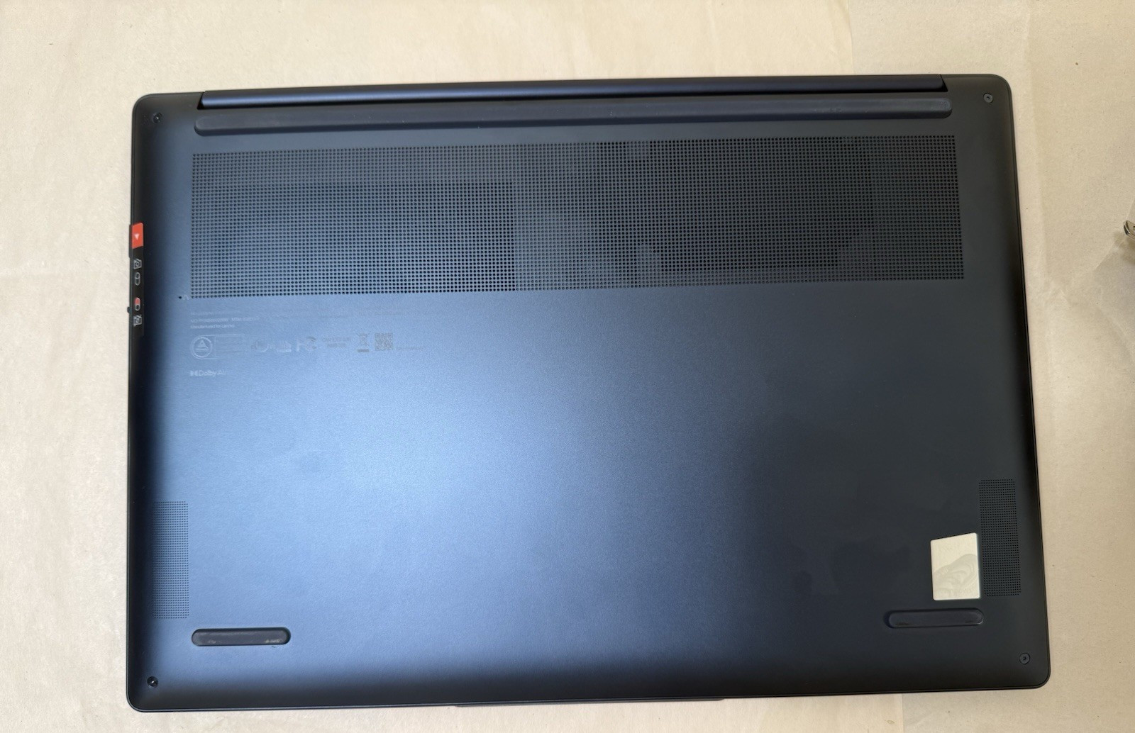 Lenovo Yoga Slim 7x Copilot+ 14.5″ 3K OLED Touch Snapdragon X1E78100 32GB 1TB