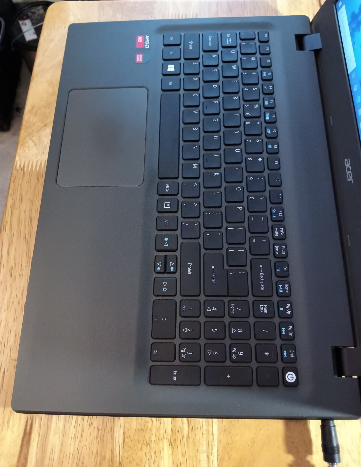 Acer E5-522-89W6/Amd A8-7410 2.20ghz/8gb/320gb/Windows 10 Home/Webcam/Hdmi/15.6