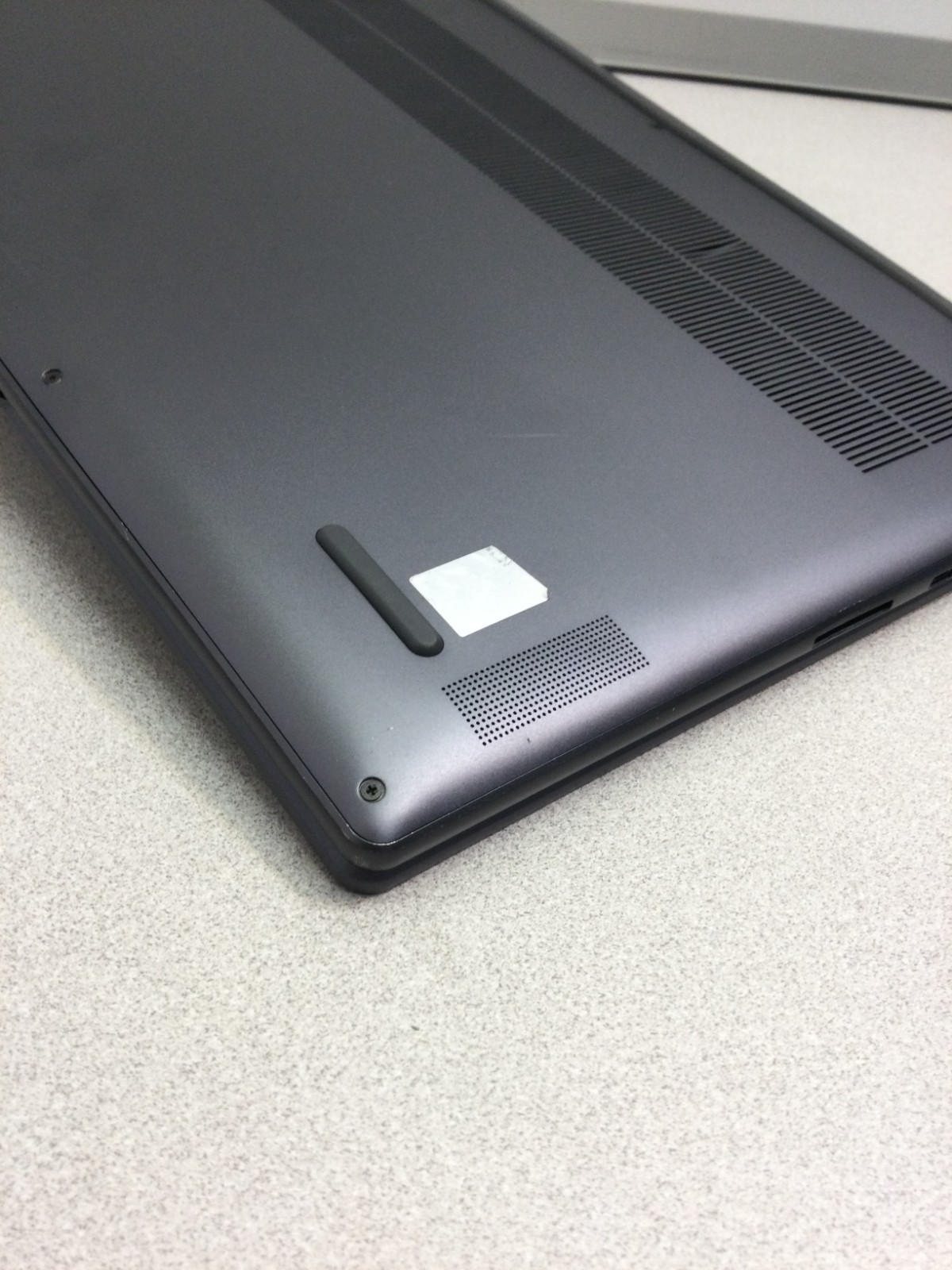 Lenovo Yoga 7i 2-in-1 16″ 2.5K Touch Core i5-1240P 8GB RAM 256GB SSD 1.70GHZ