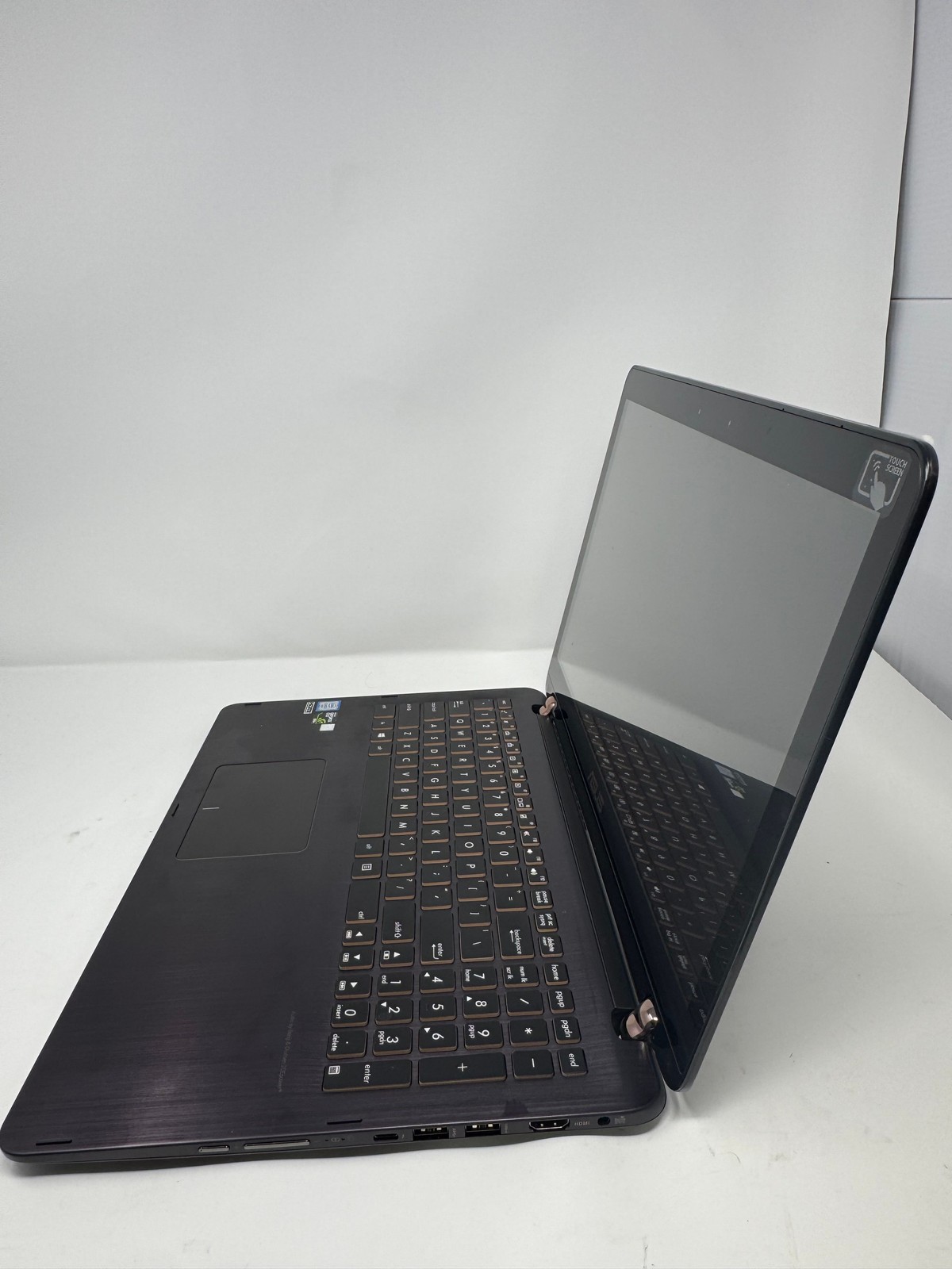 ASUS Q543U i7-6500U 16GB No HD Nvidia GeForce GTX 950M Touchscreen Grade B