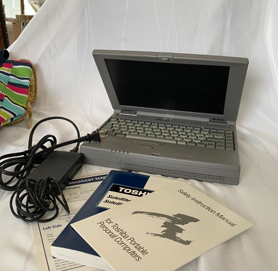 Vintage Toshiba Satellite 4010CDS / 4.0 Laptop w/ Charger – Read Description
