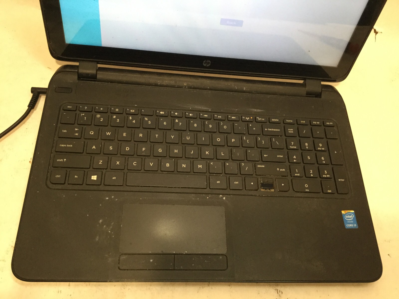HP 15-f019dx / Intel Core i3-4030U @ 1.90GHz / (BAD BATTERY/NO STORAGE) -MR